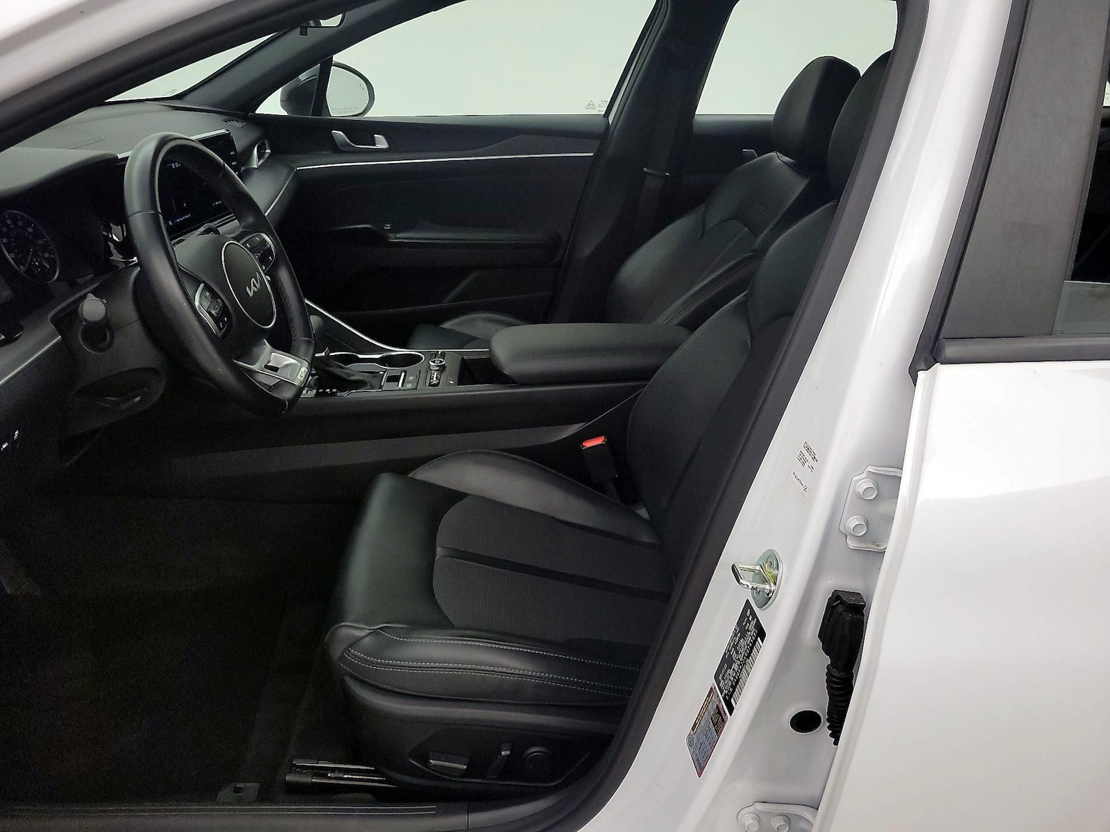 2024 Kia K5 GT-Line - Photo 12