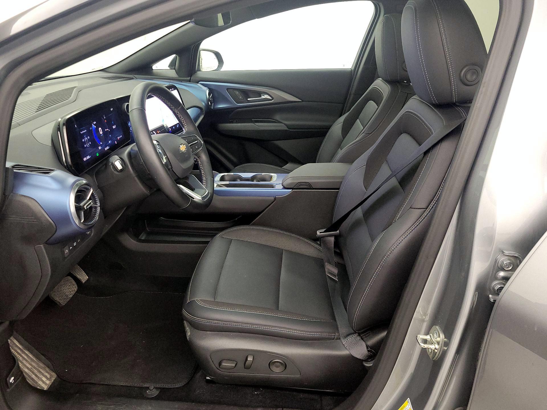 Thumbnail: 2025 Chevrolet Equinox - 11