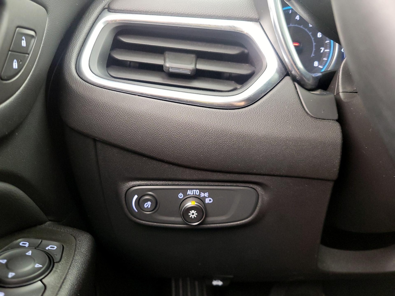 2024 Chevrolet Equinox LT - Photo 14