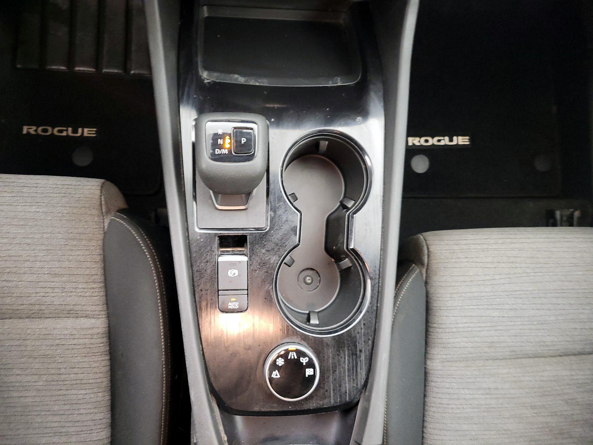 Thumbnail: 2021 Nissan Rogue - 17