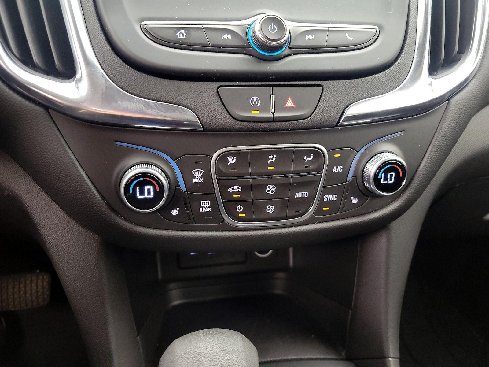 2024 Chevrolet Equinox LT - Photo 17