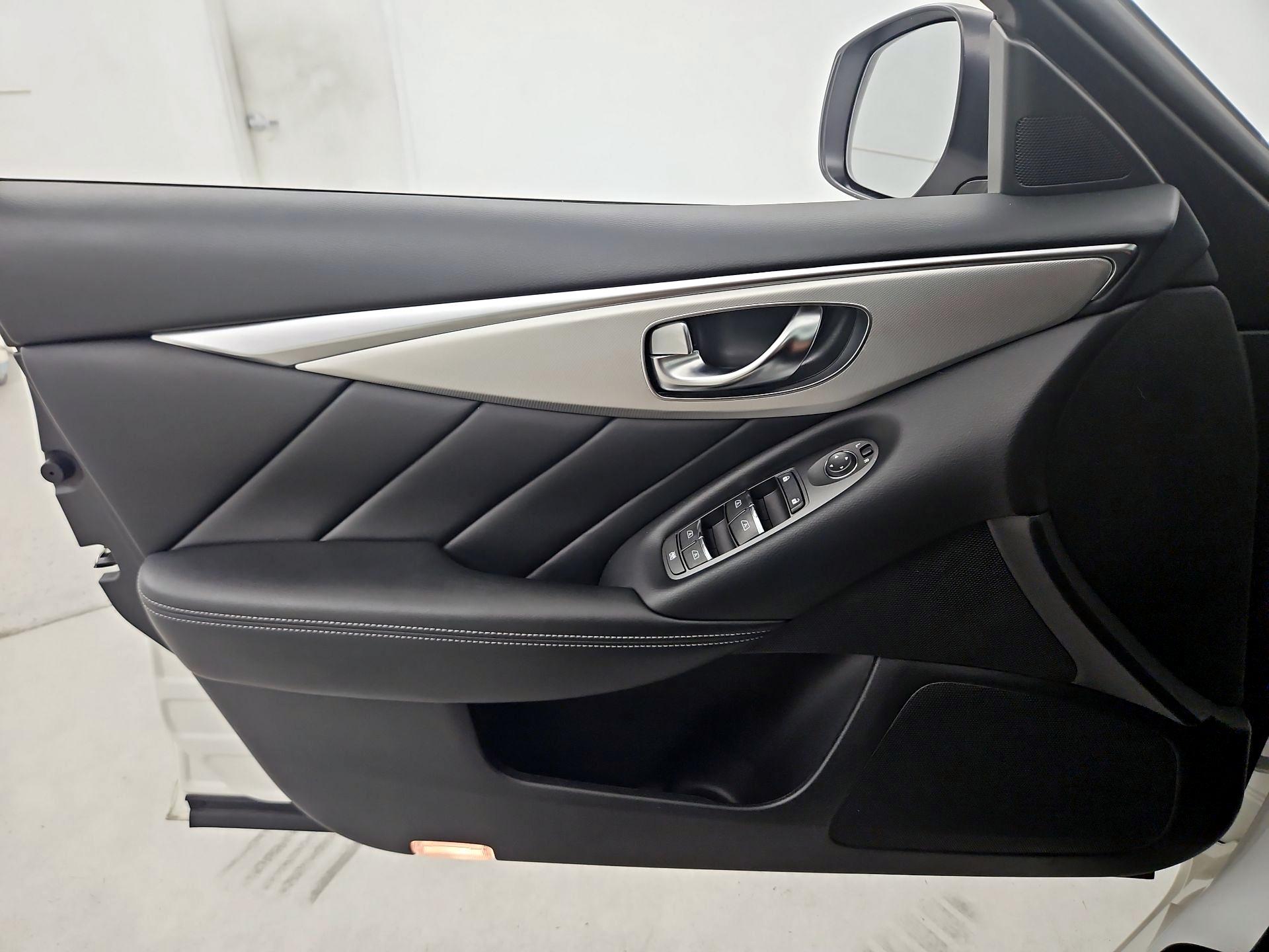 Thumbnail: 2020 INFINITI Q50 - 12