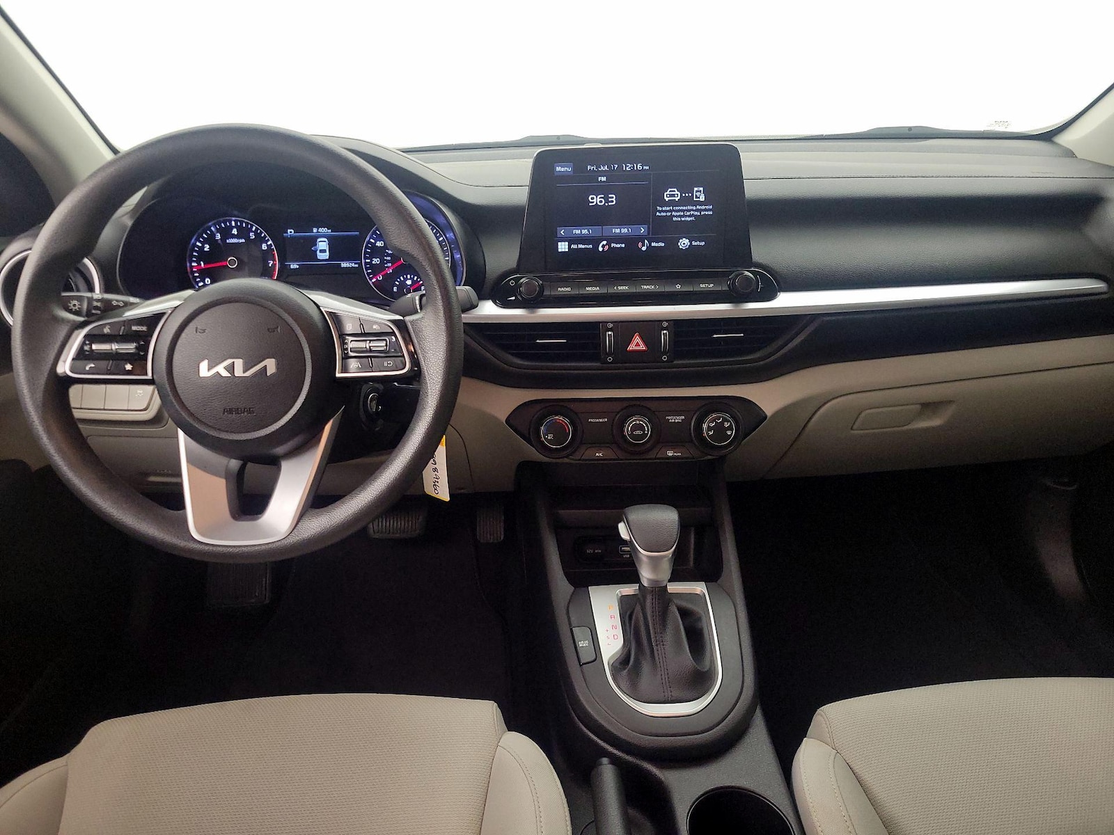 2023 Kia Forte LXS - Photo 10