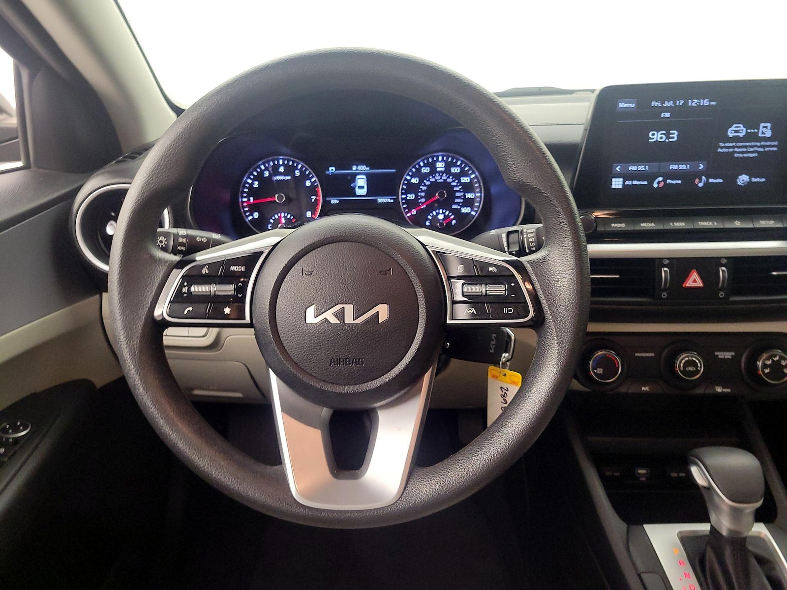 2023 Kia Forte LXS - Photo 11