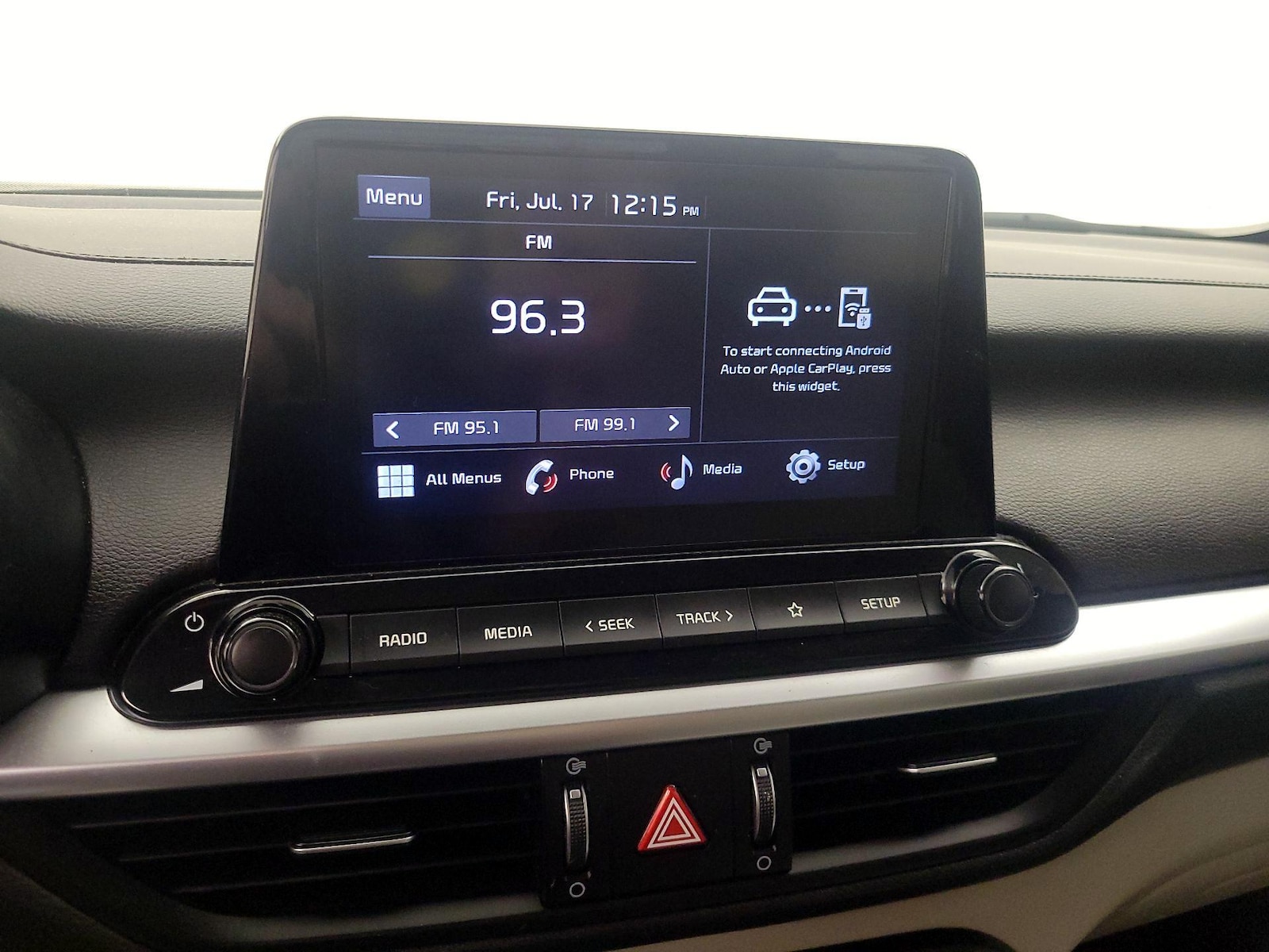 2023 Kia Forte LXS - Photo 16