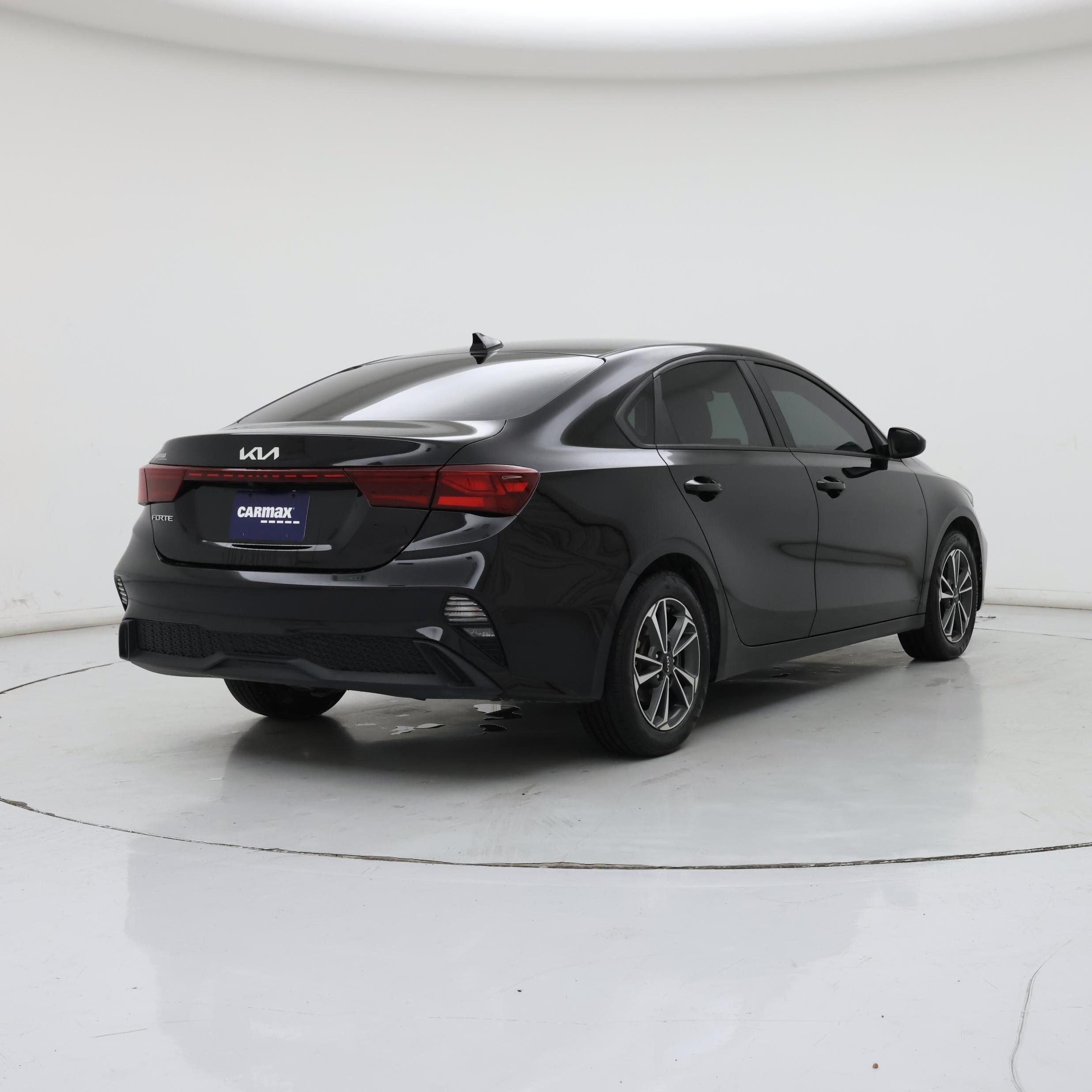 Thumbnail: 2023 Kia Forte - 8