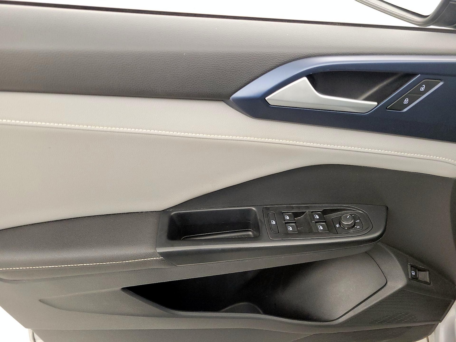 2024 Volkswagen Taos SE - Photo 13