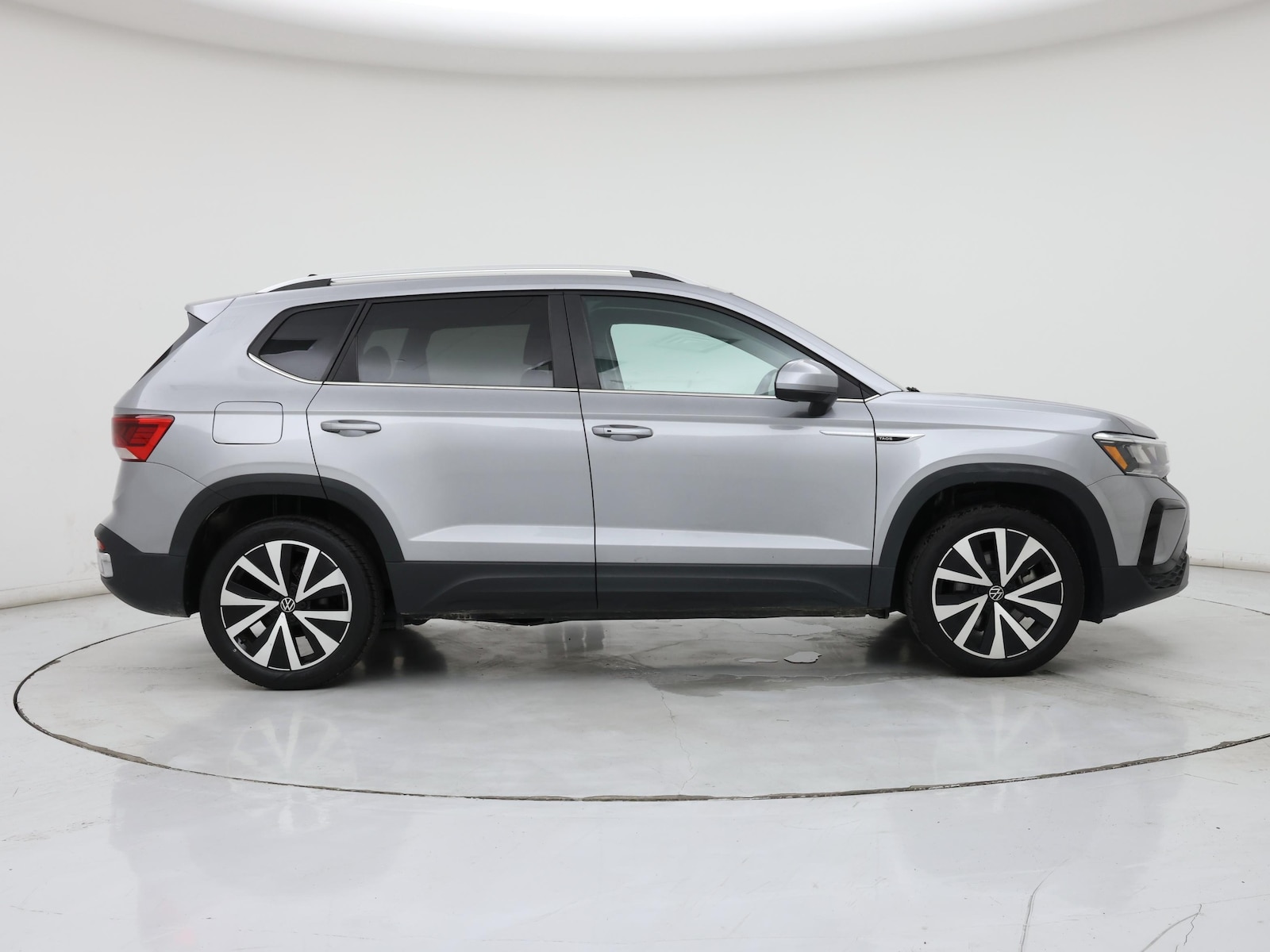 2024 Volkswagen Taos SE - Photo 8