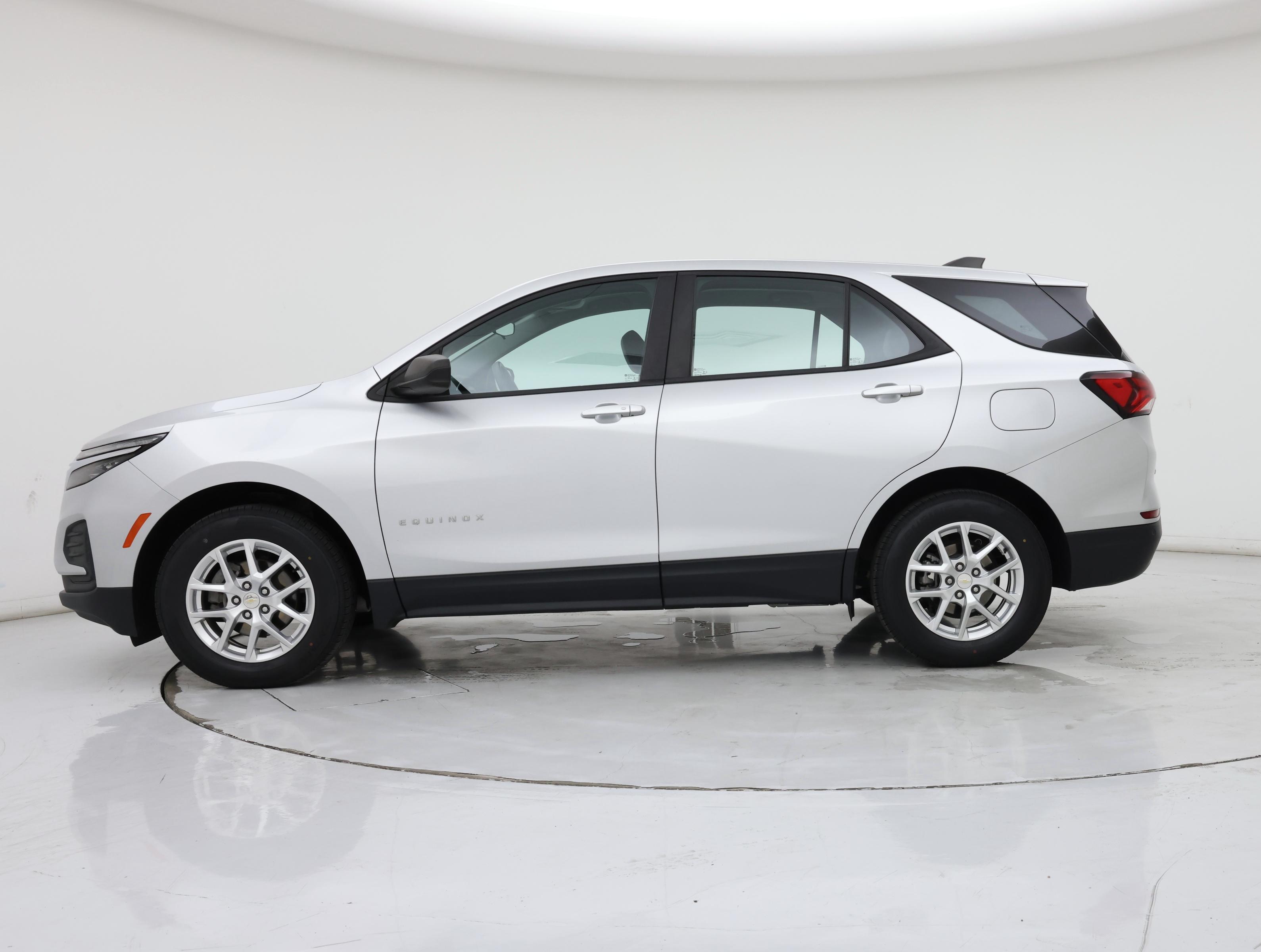 Thumbnail: 2022 Chevrolet Equinox - 3
