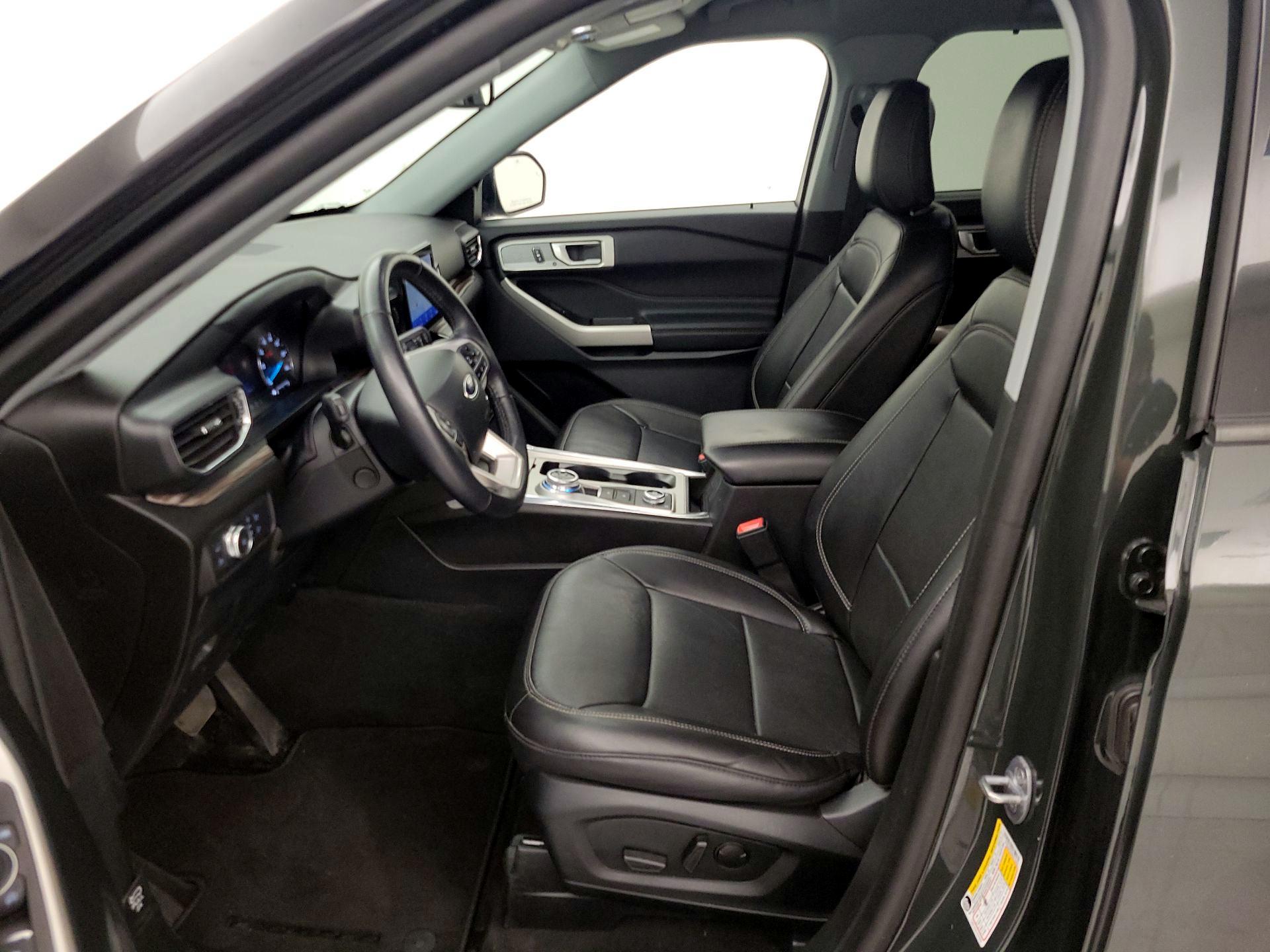 Thumbnail: 2022 Ford Explorer - 11