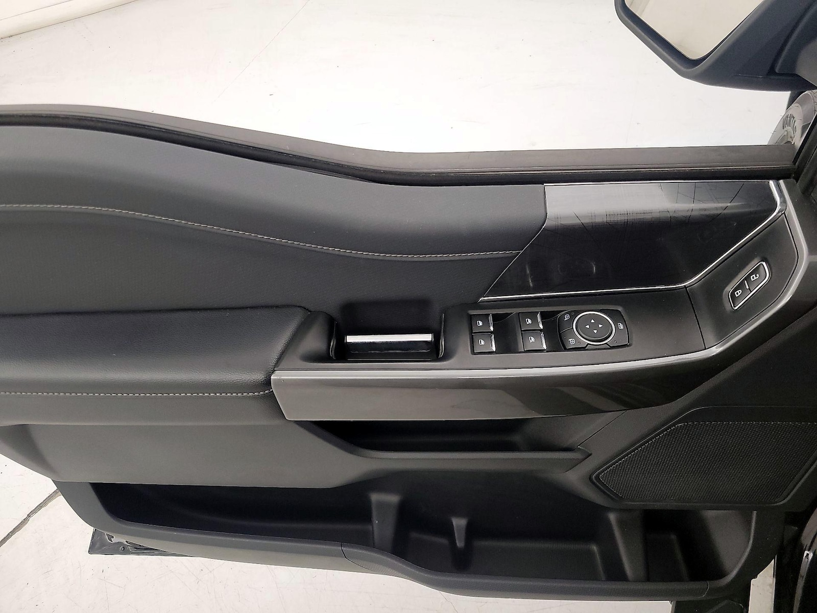 2023 Ford F-150 XLT - Photo 13