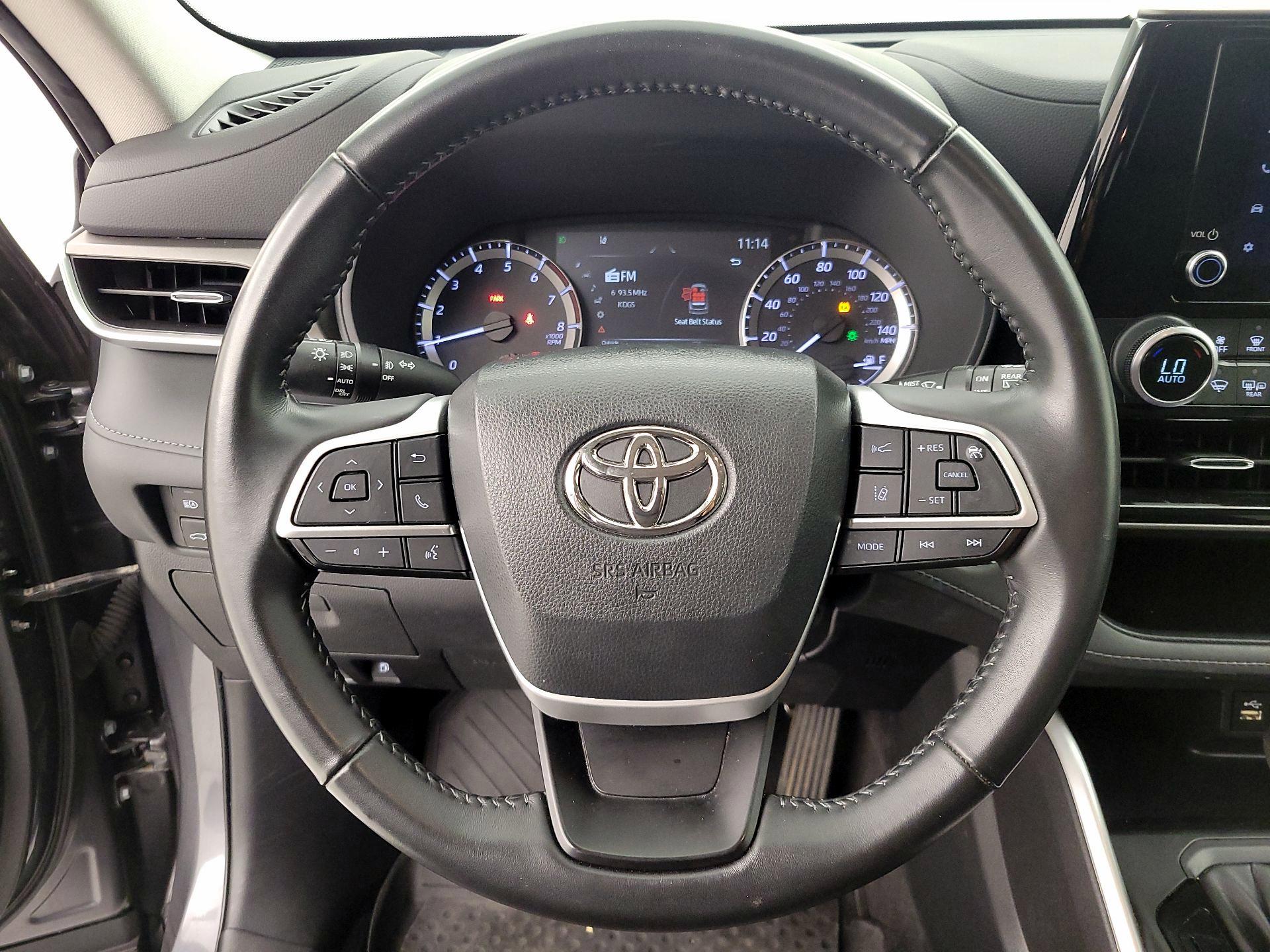 Thumbnail: 2023 Toyota Highlander - 10