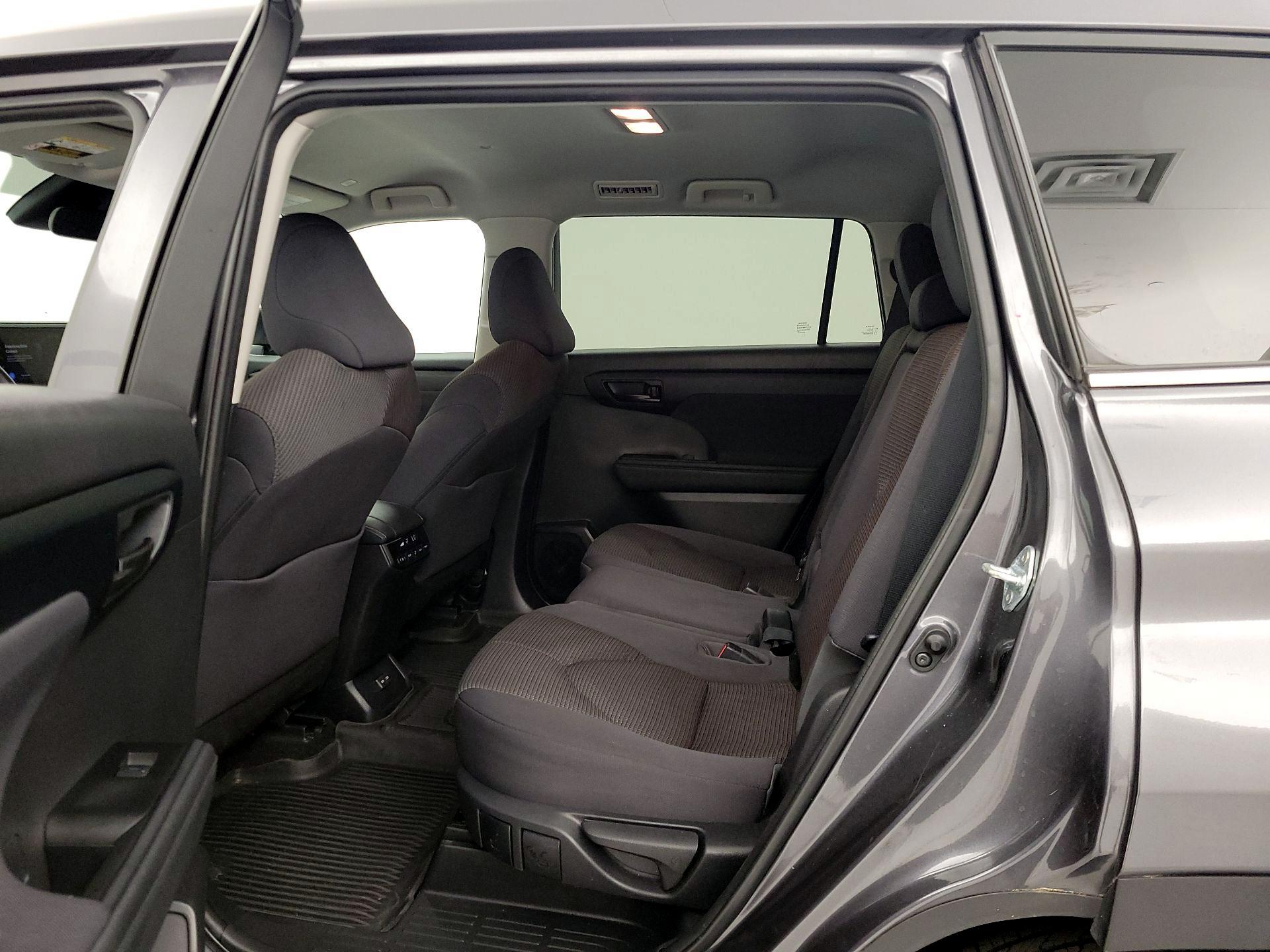 Thumbnail: 2023 Toyota Highlander - 19