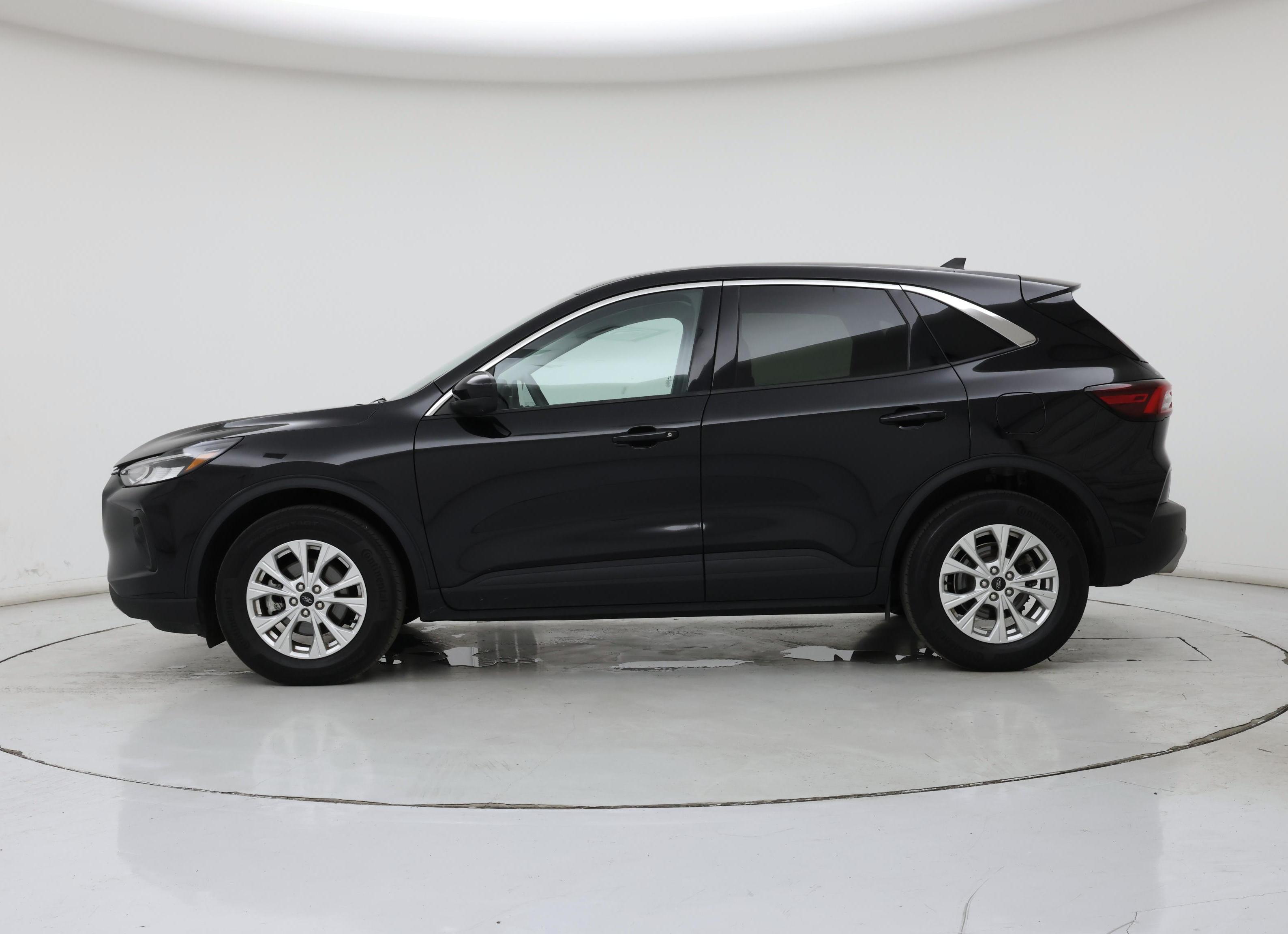 Thumbnail: 2023 Ford Escape - 3