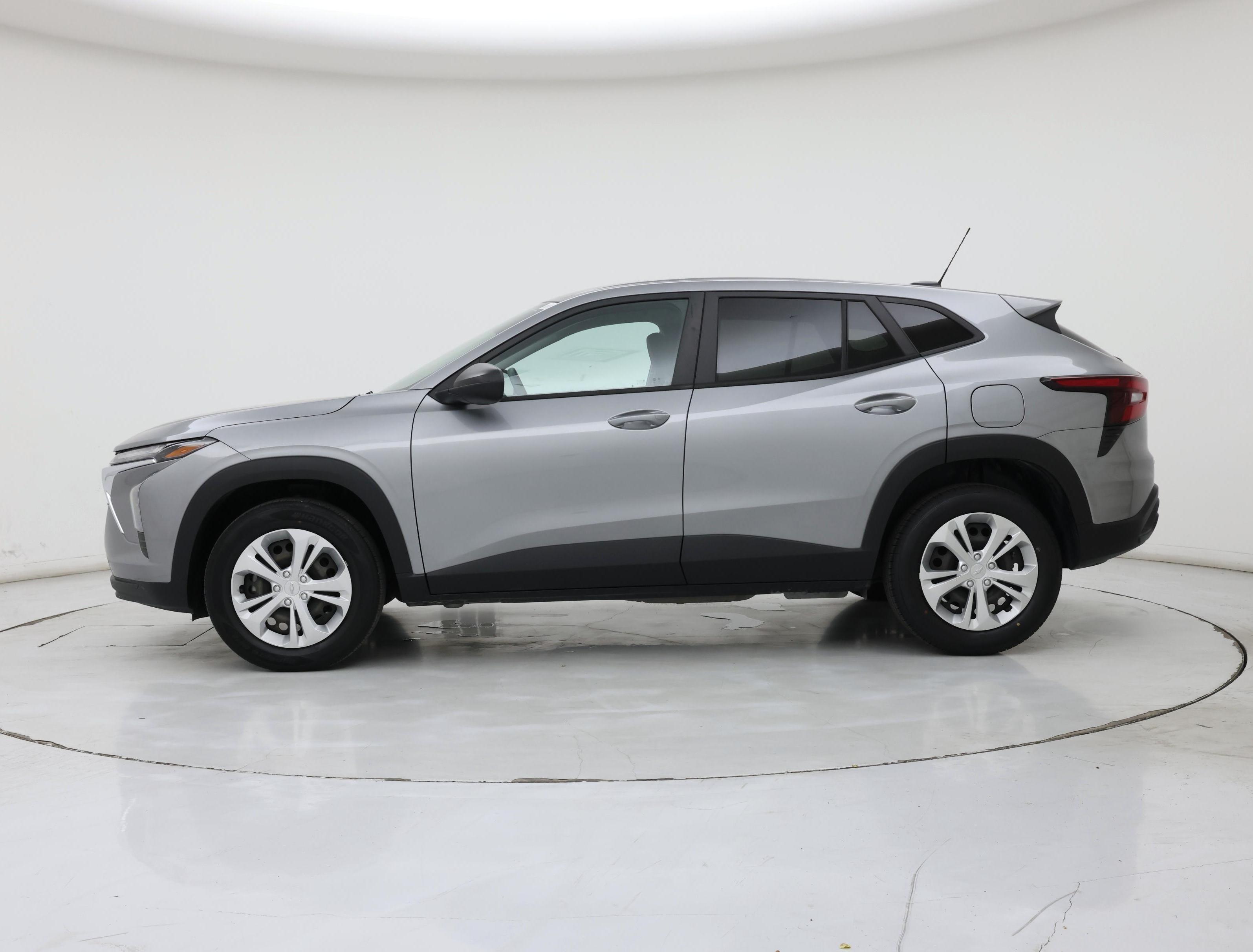 Thumbnail: 2024 Chevrolet Trax - 3