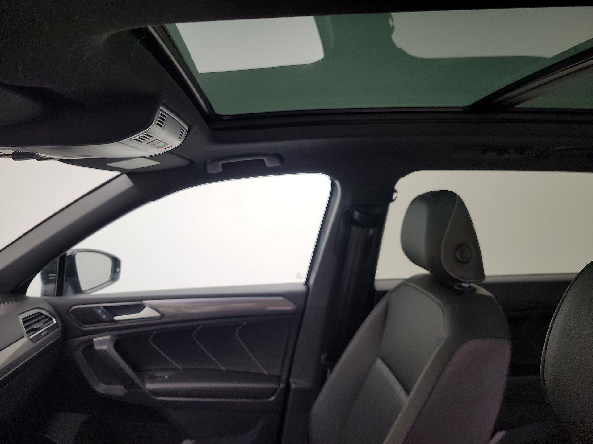 Thumbnail: 2023 Volkswagen Tiguan - 20