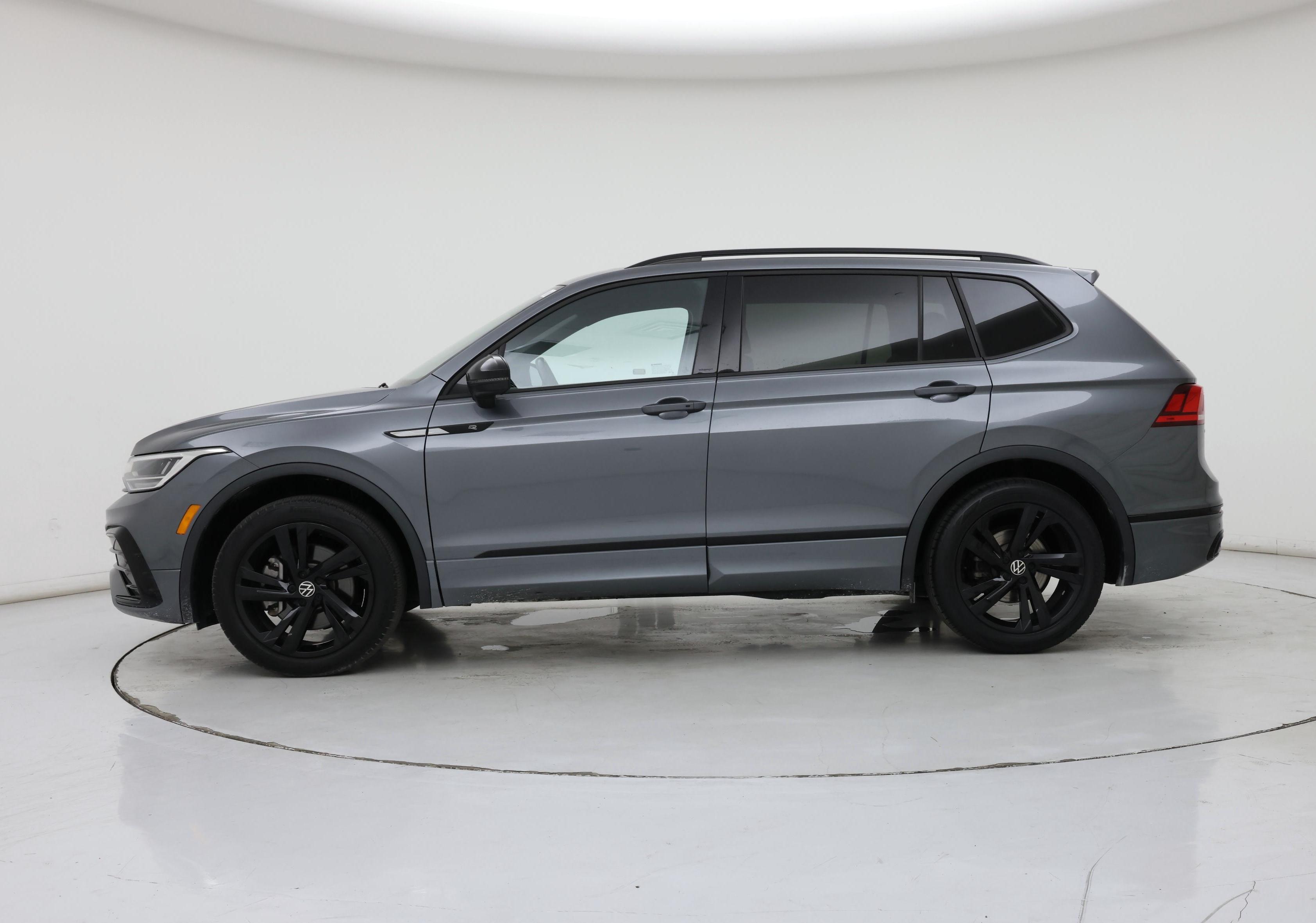 Thumbnail: 2023 Volkswagen Tiguan - 3