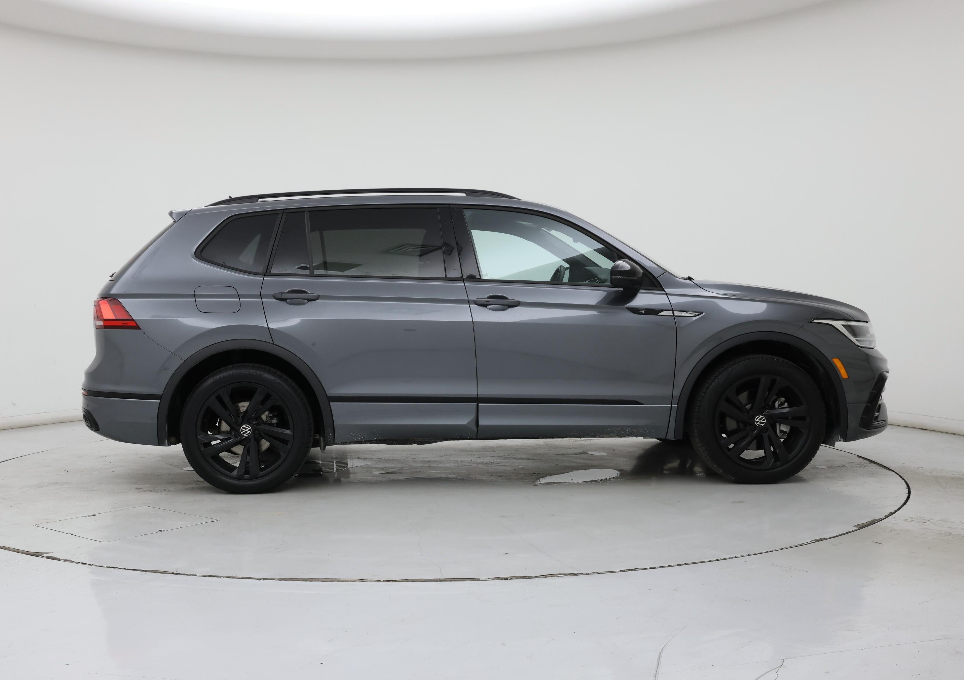 Thumbnail: 2023 Volkswagen Tiguan - 7