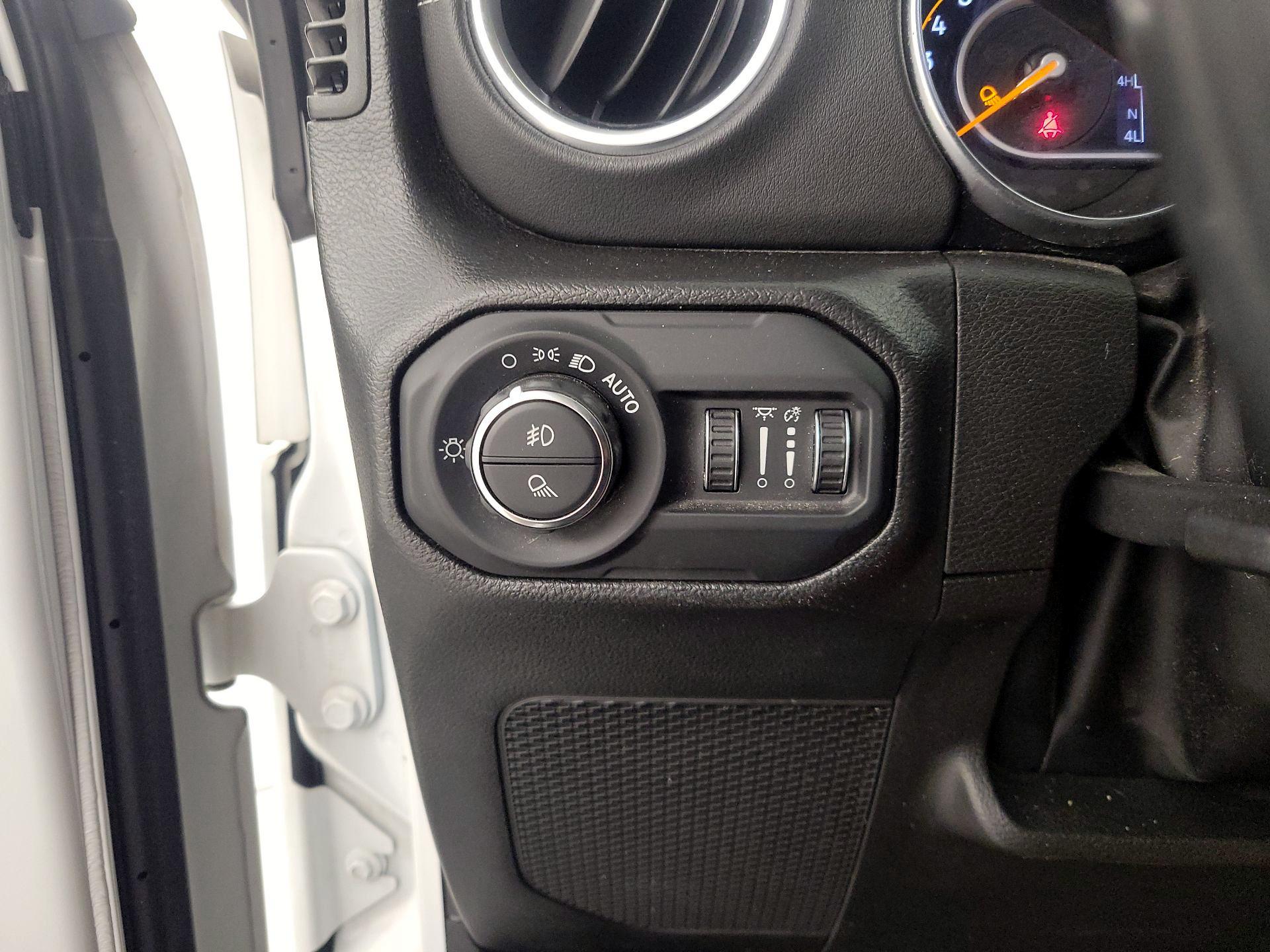 Thumbnail: 2022 Jeep Gladiator - 13