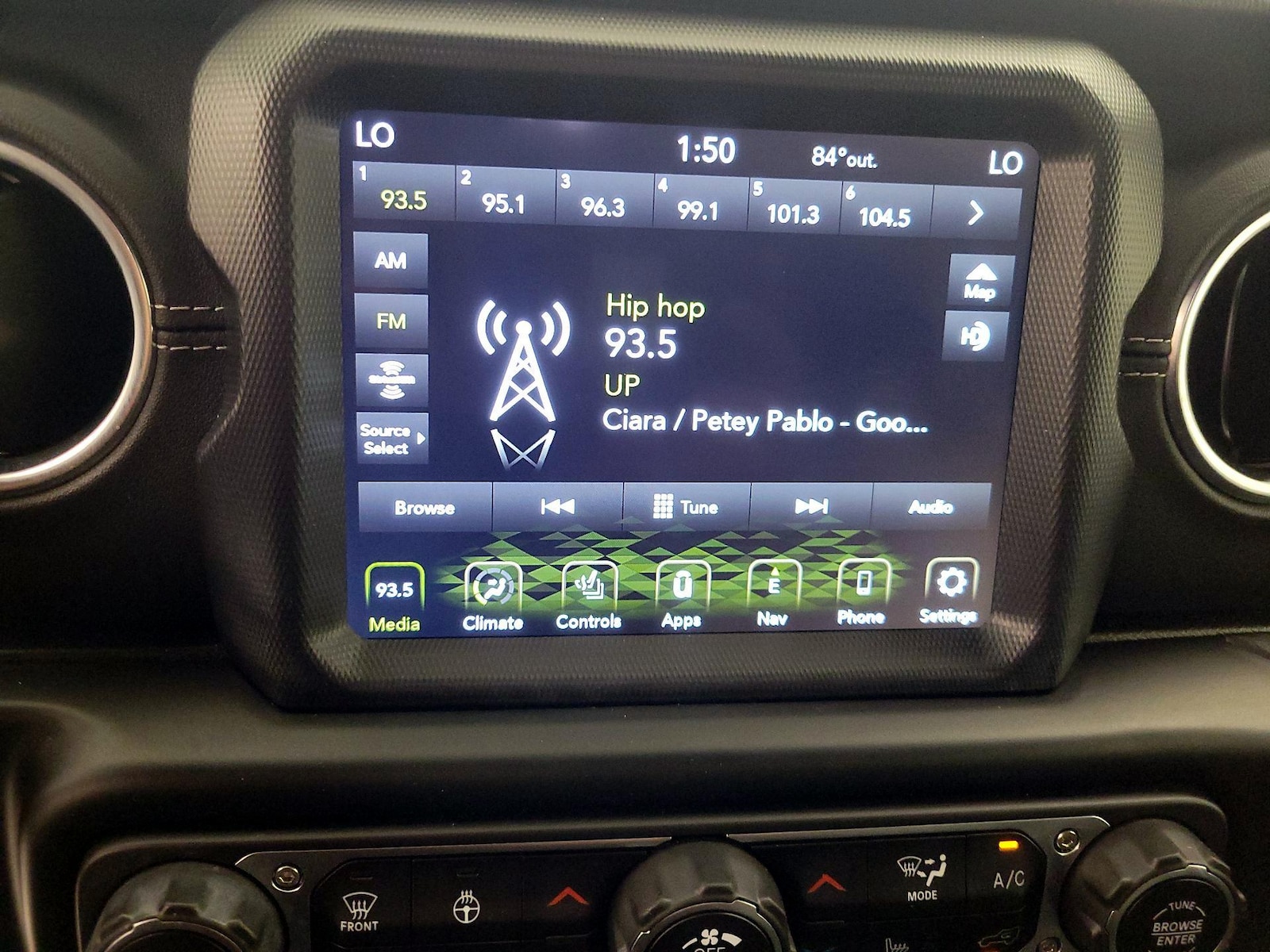 2022 Jeep Wrangler Unlimited Sahara - Photo 17