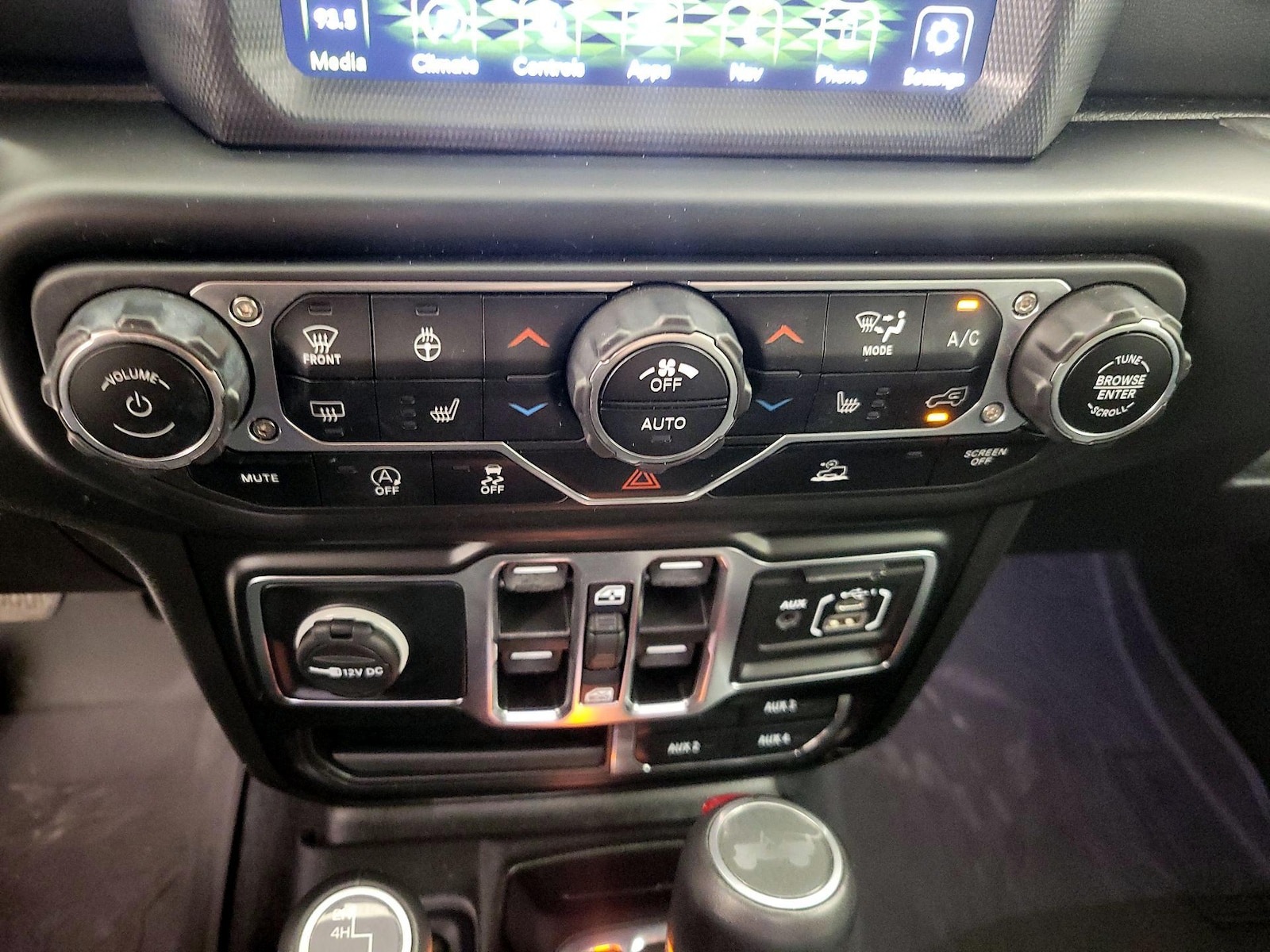 2022 Jeep Wrangler Unlimited Sahara - Photo 18