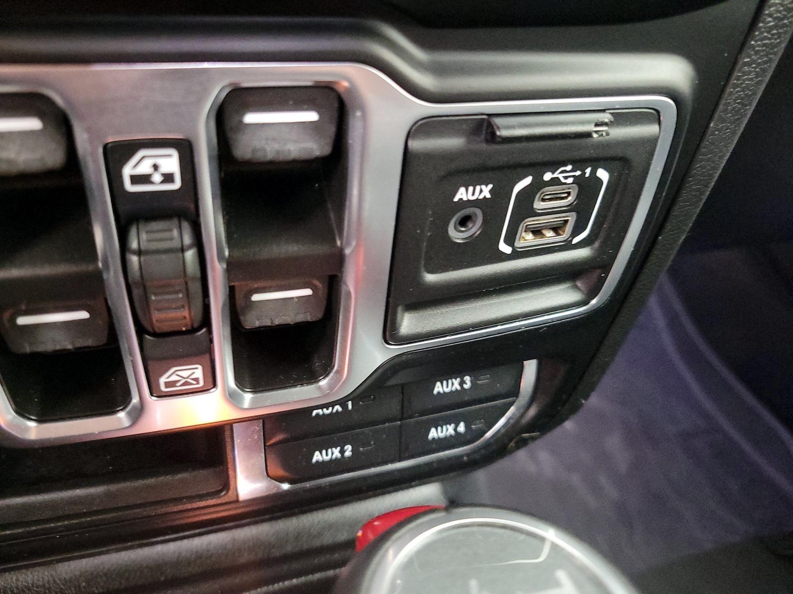 2022 Jeep Wrangler Unlimited Sahara - Photo 20
