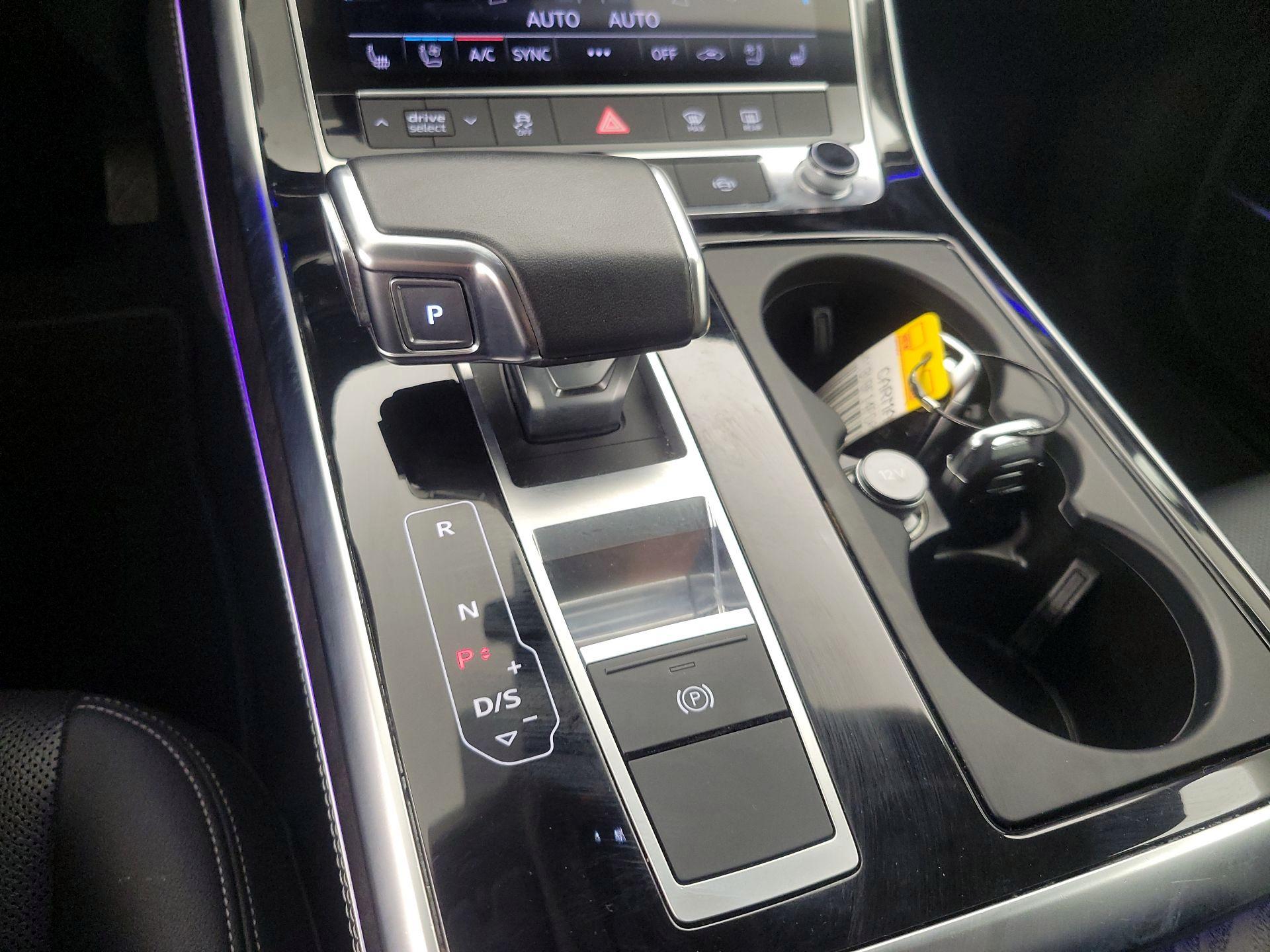 Thumbnail: 2023 Audi Q8 - 18