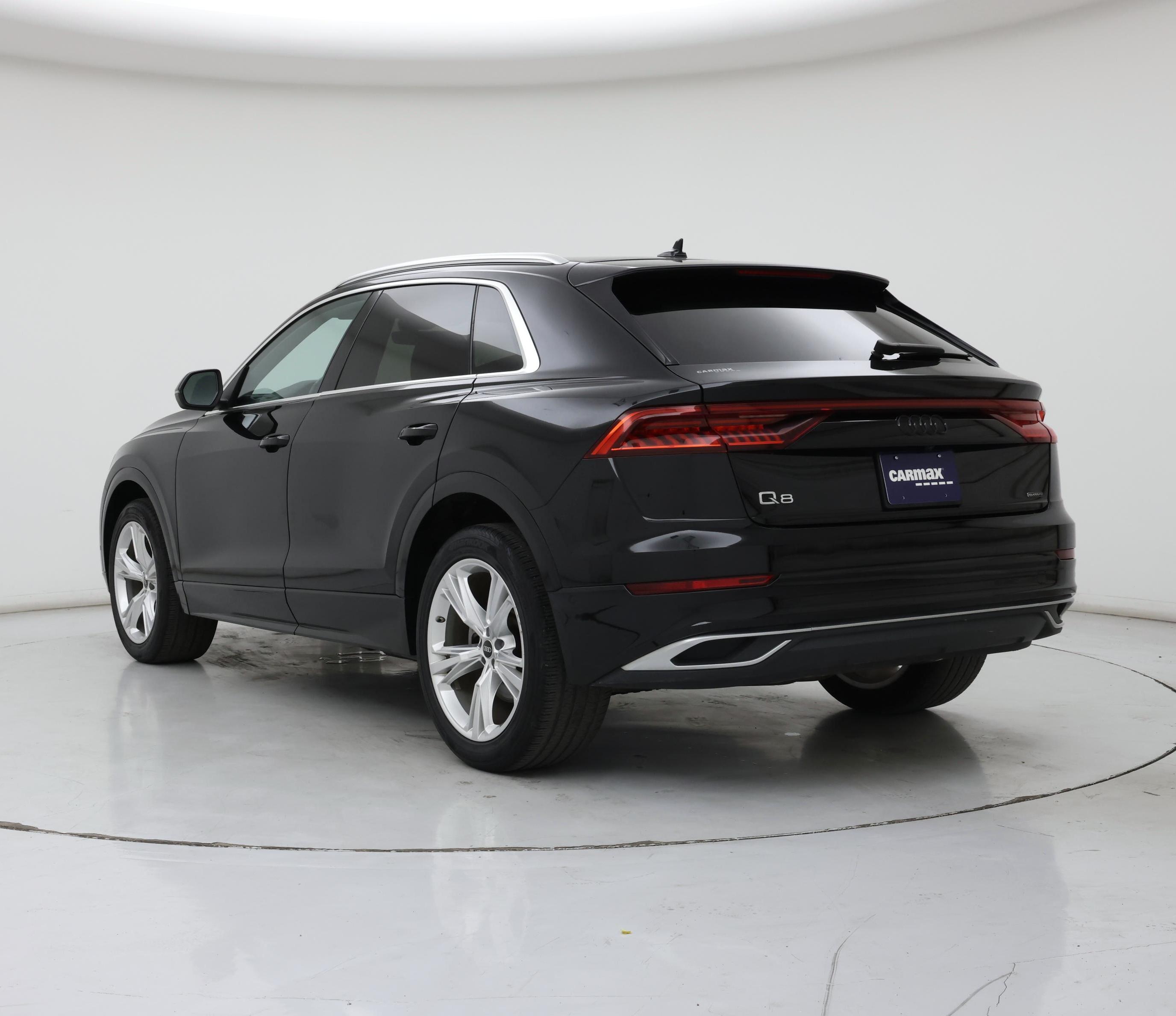 Thumbnail: 2023 Audi Q8 - 2