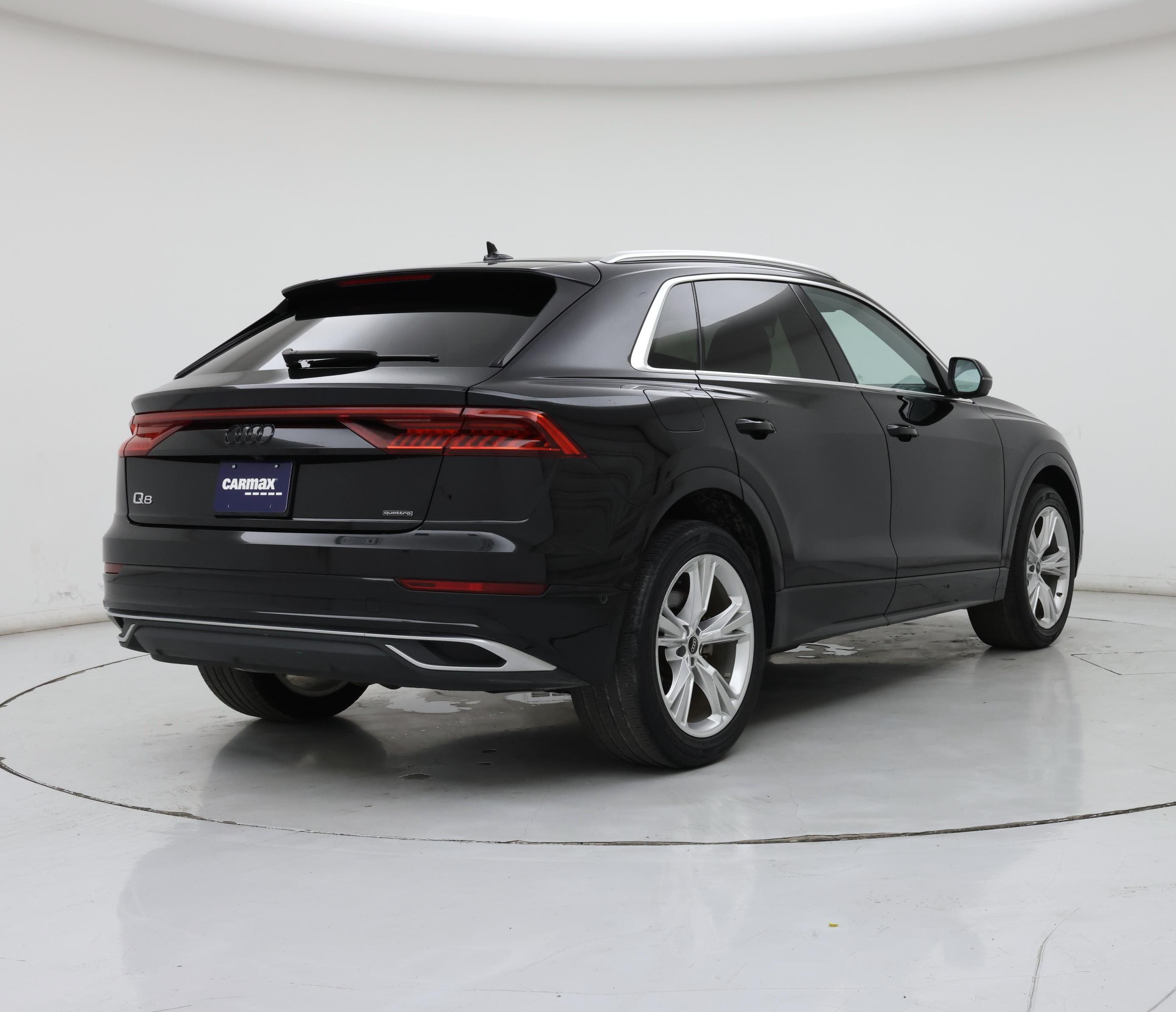 Thumbnail: 2023 Audi Q8 - 8