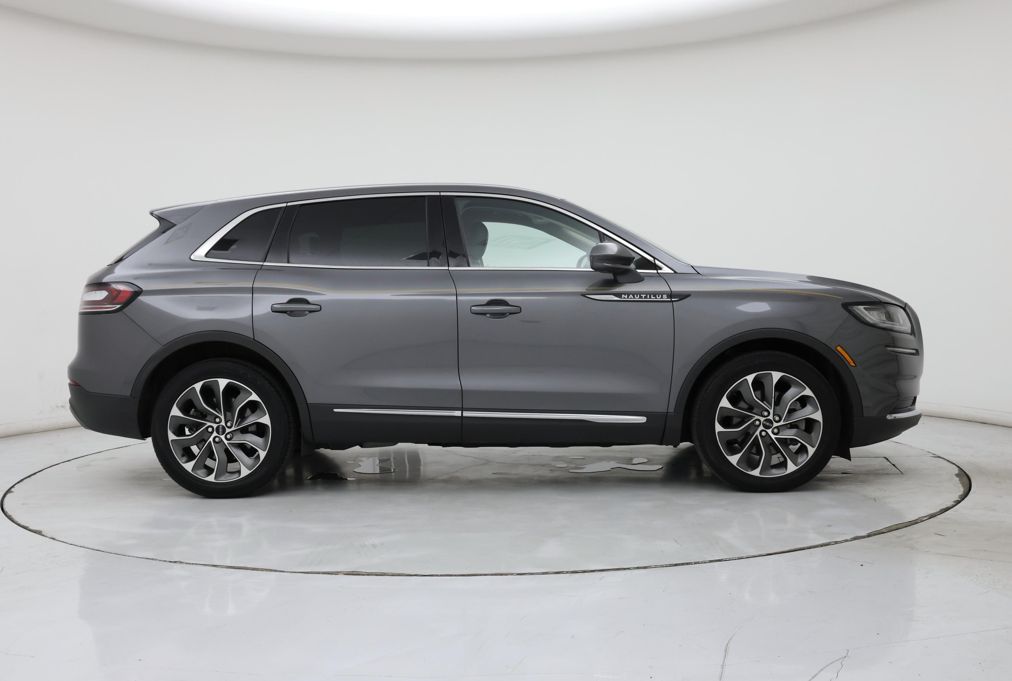 Thumbnail: 2023 Lincoln Nautilus - 7