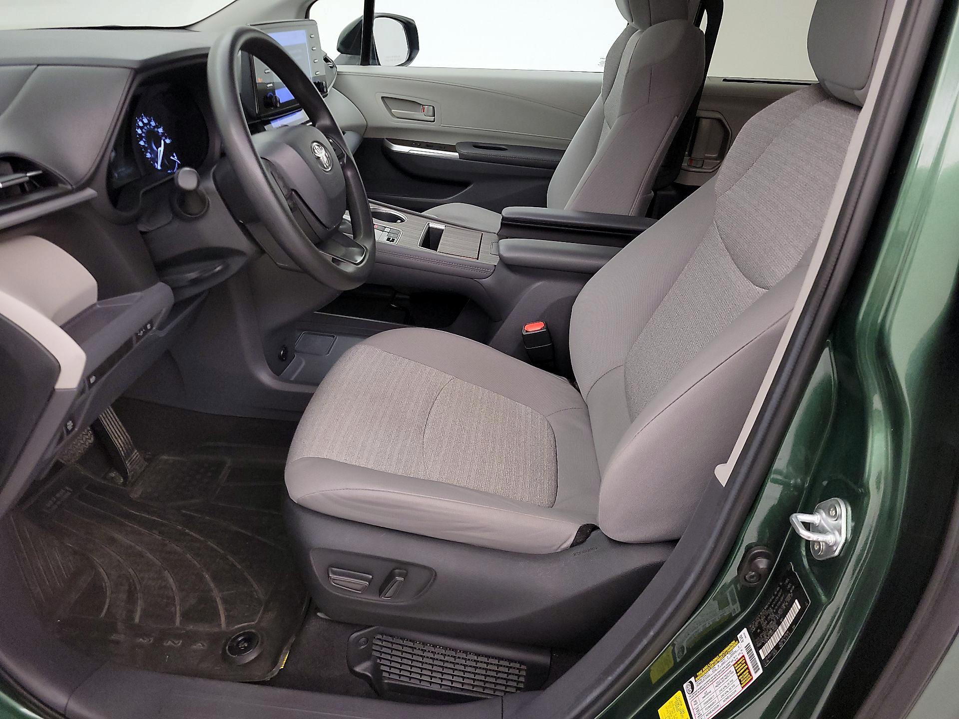Thumbnail: 2024 Toyota Sienna - 11