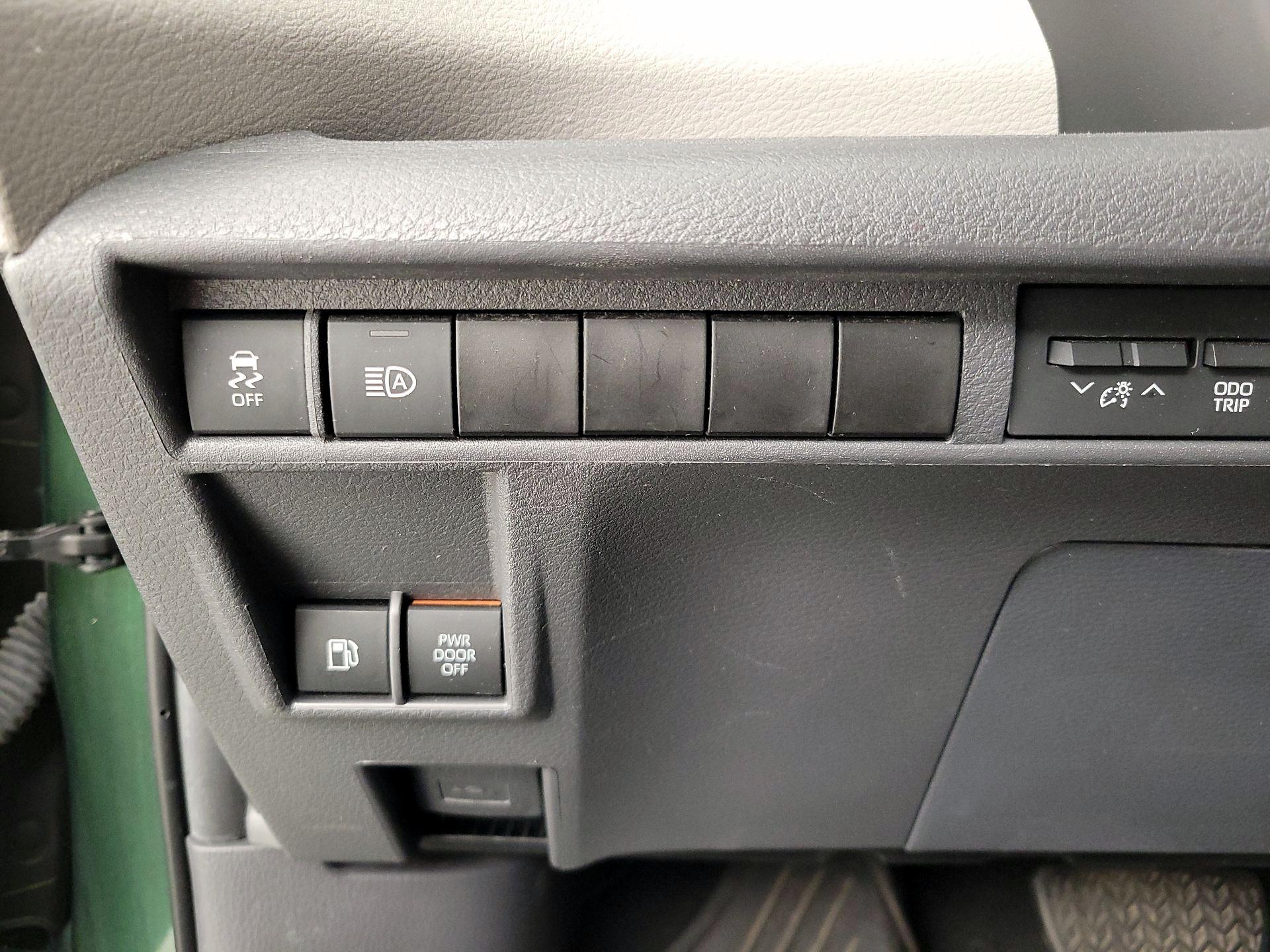 Thumbnail: 2024 Toyota Sienna - 13