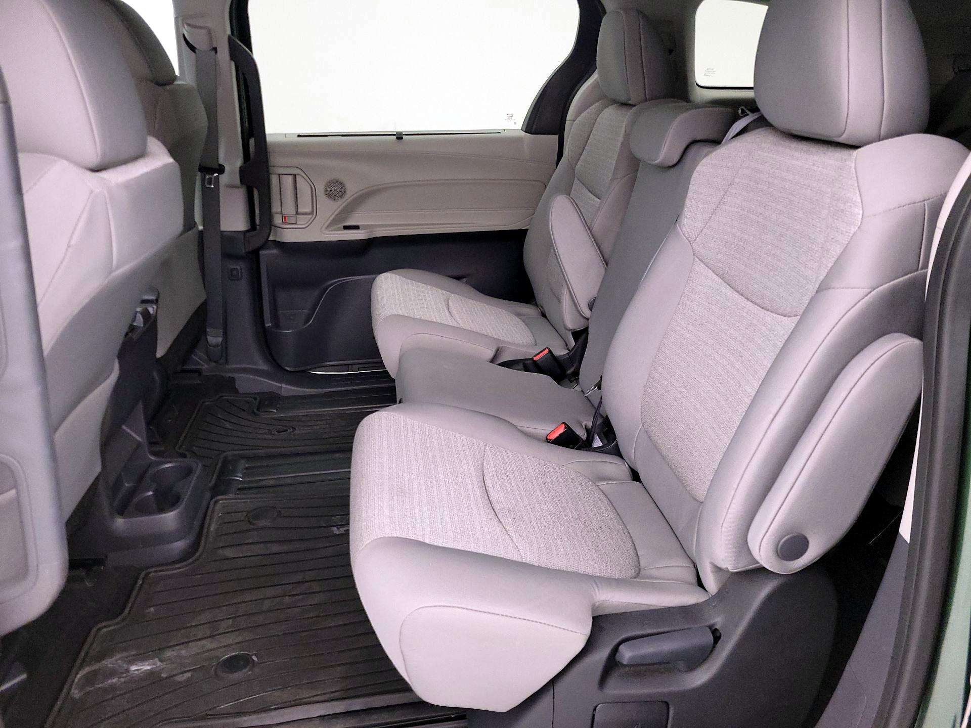 Thumbnail: 2024 Toyota Sienna - 19