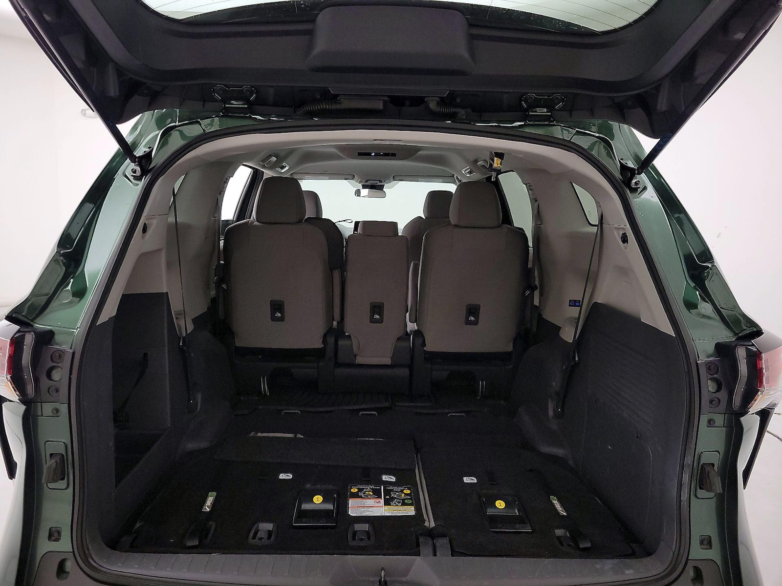 2024 Toyota Sienna LE - Photo 23