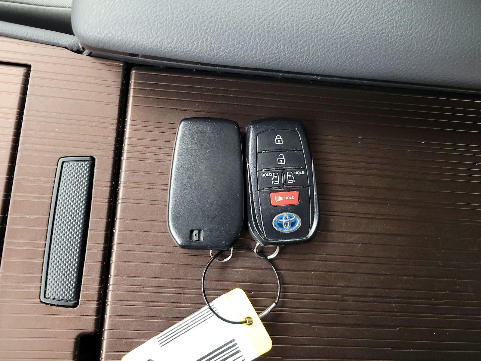 2024 Toyota Sienna LE - Photo 25