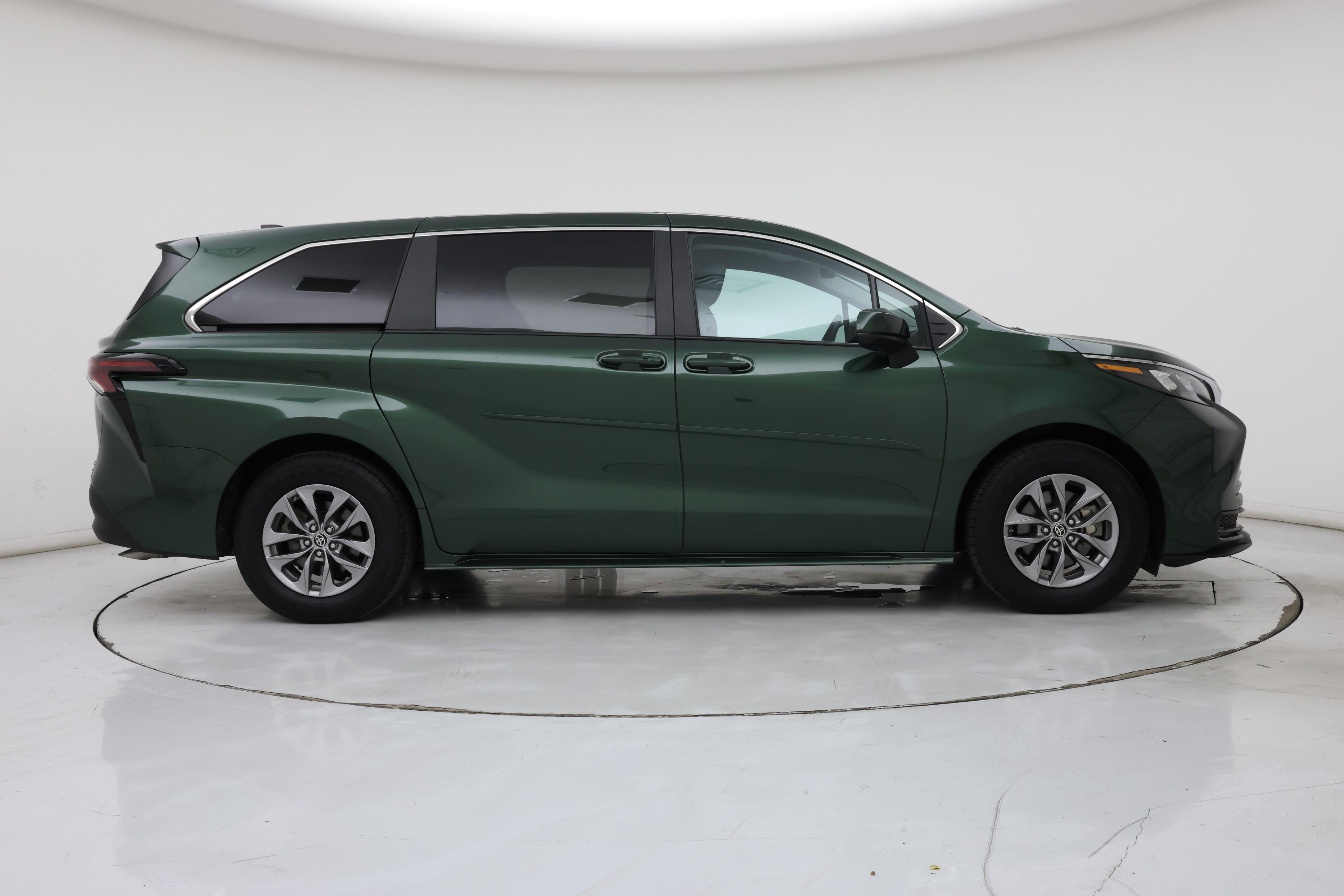 Thumbnail: 2024 Toyota Sienna - 7