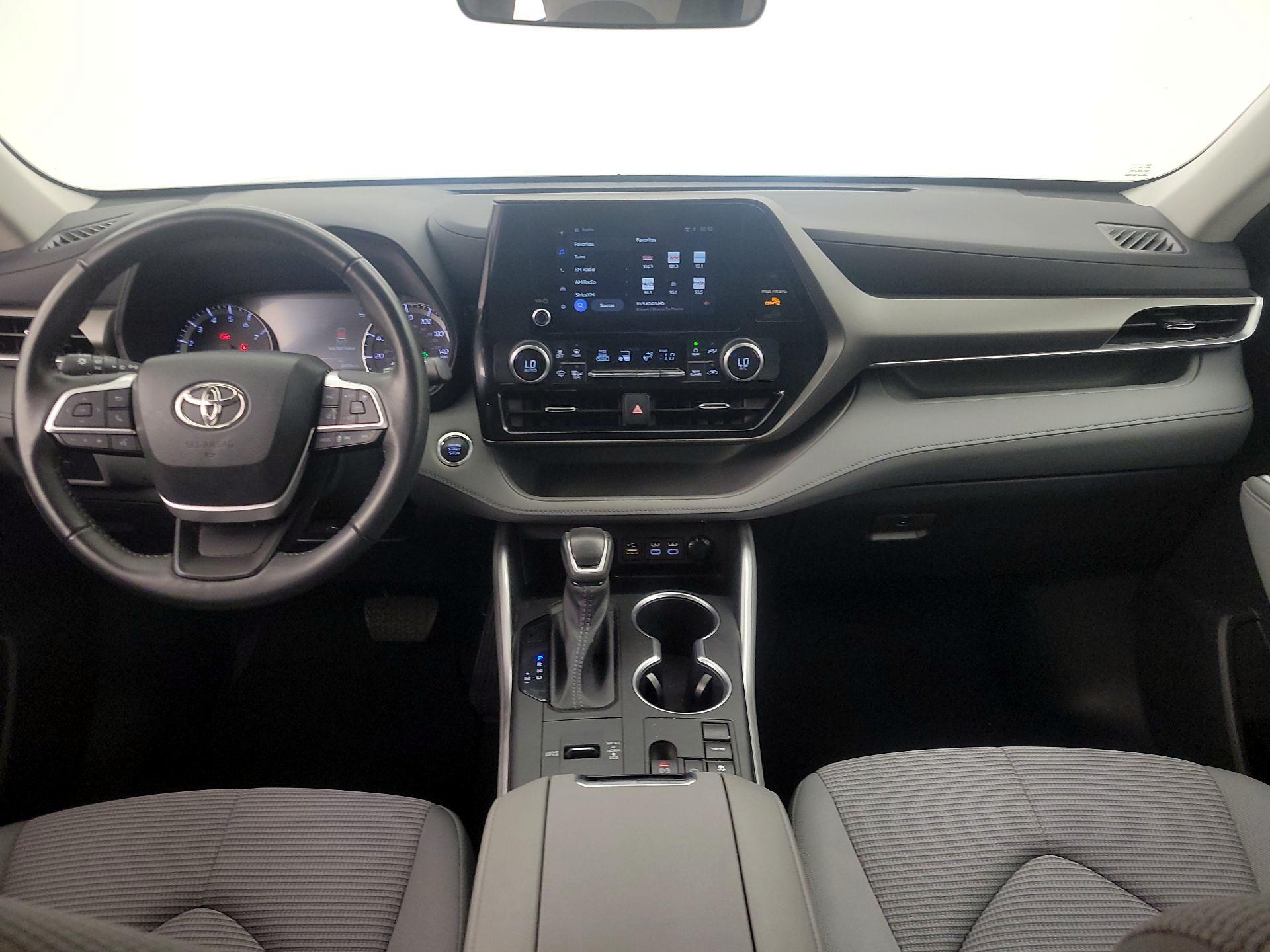 Thumbnail: 2023 Toyota Highlander - 9