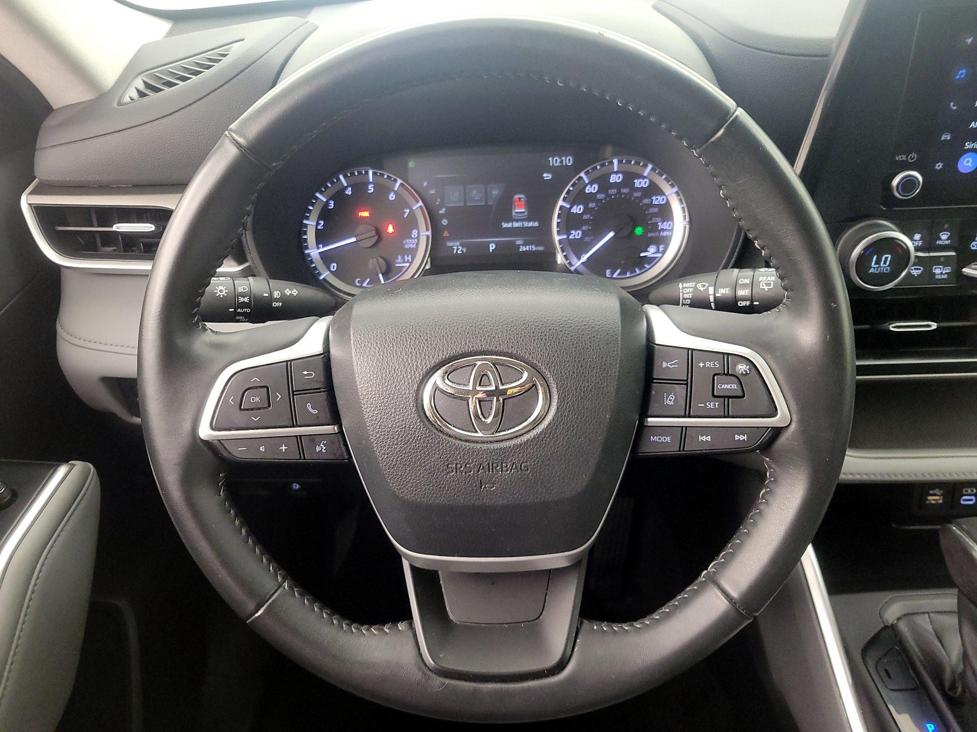 Thumbnail: 2023 Toyota Highlander - 10