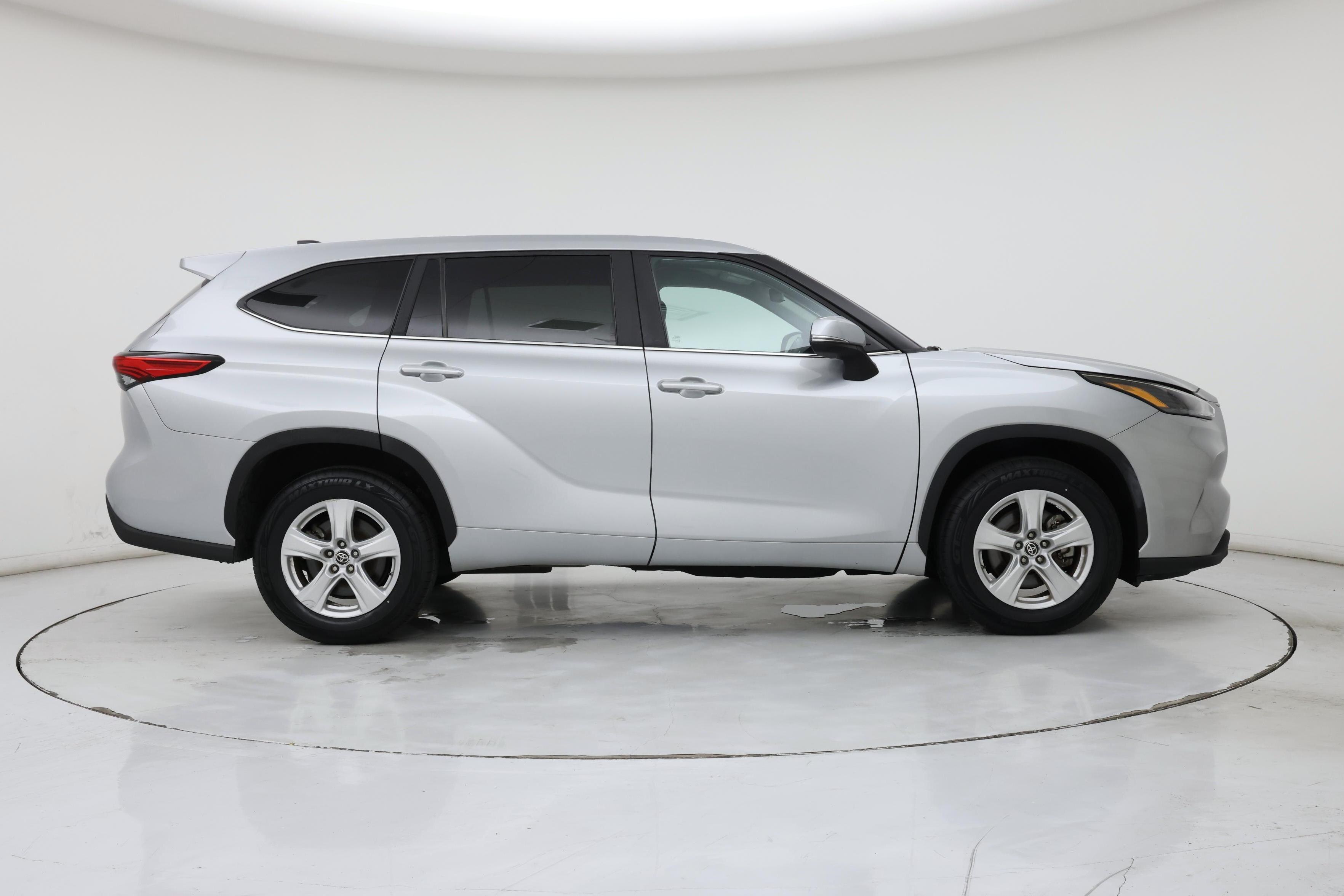 Thumbnail: 2023 Toyota Highlander - 7
