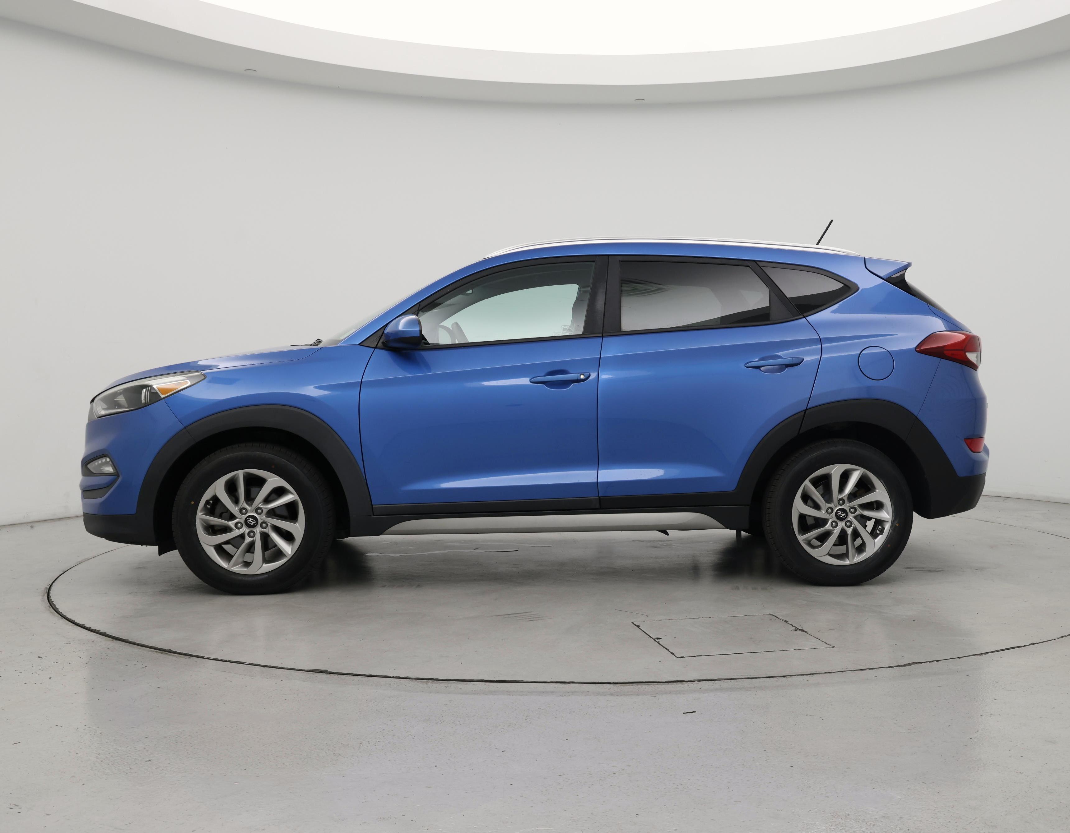 Thumbnail: 2017 Hyundai Tucson - 3