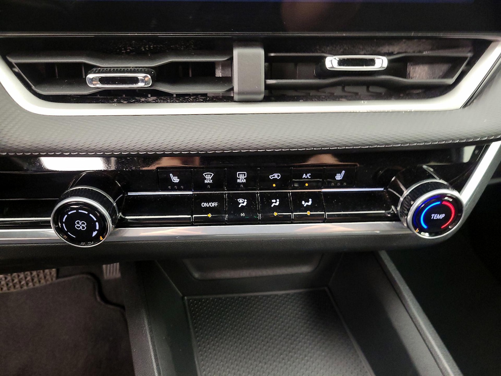2026 Chevrolet Equinox LT - Photo 18
