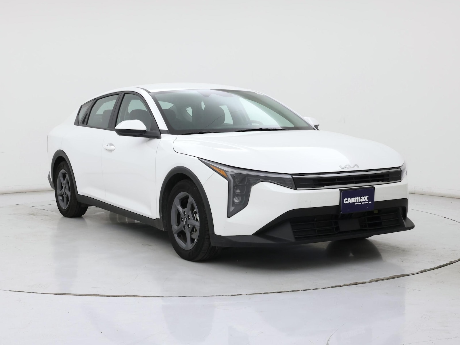 2025 Kia K4 LXS - Photo 2