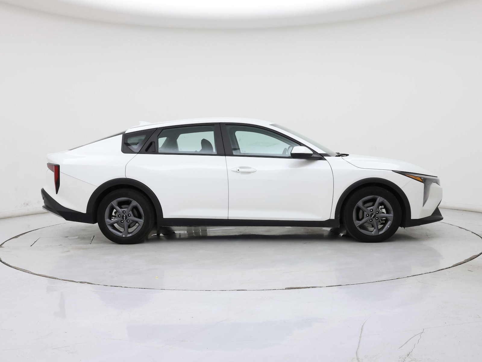 2025 Kia K4 LXS - Photo 8