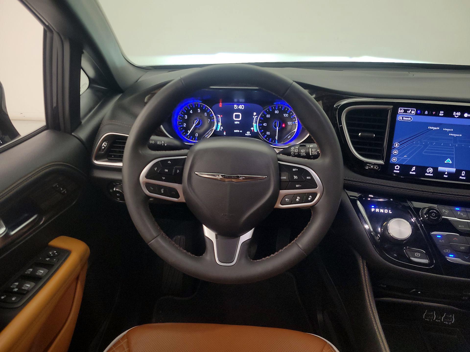 Thumbnail: 2024 Chrysler Pacifica - 10