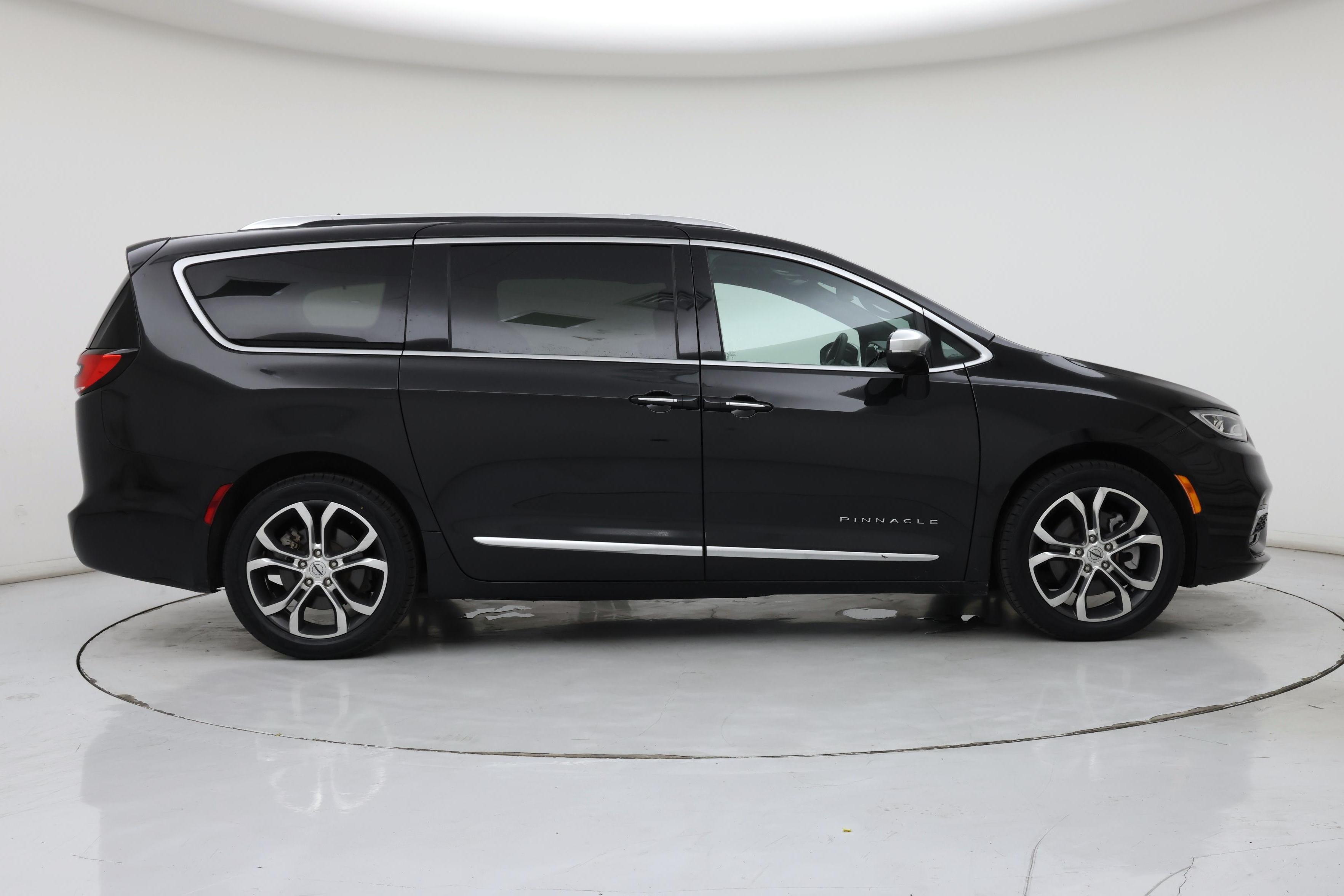 Thumbnail: 2024 Chrysler Pacifica - 7