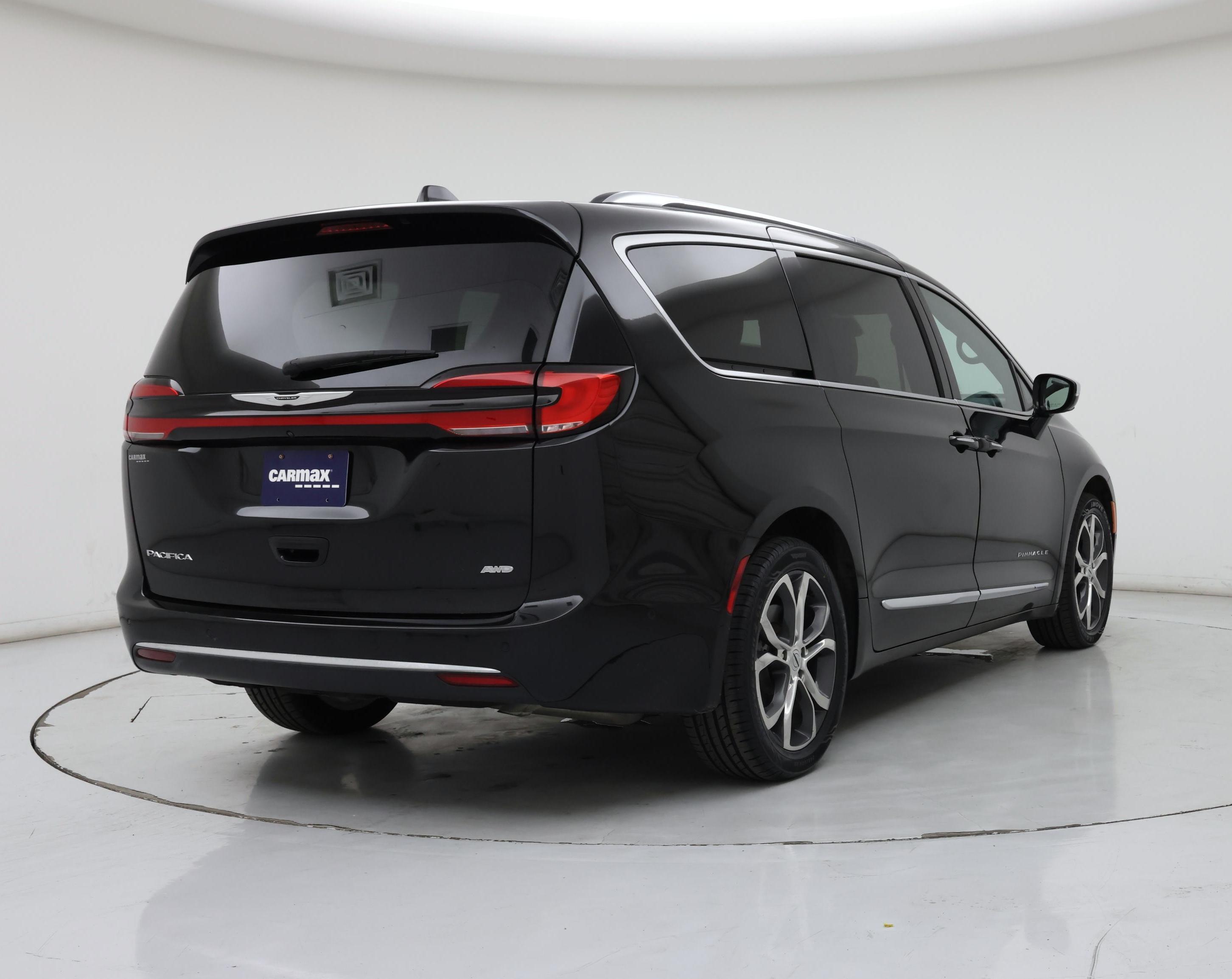 Thumbnail: 2024 Chrysler Pacifica - 8