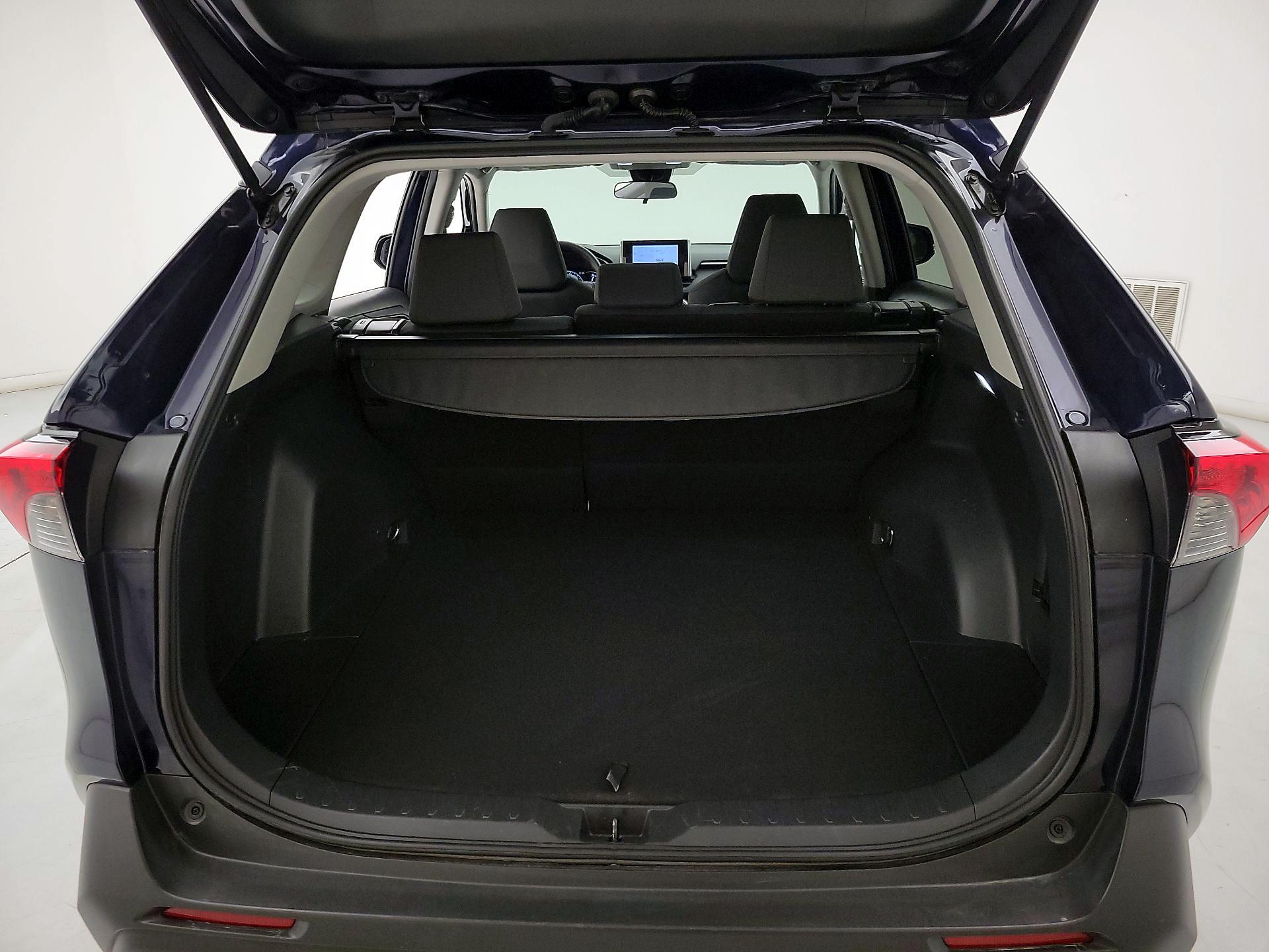 Thumbnail: 2025 Toyota RAV4 - 20