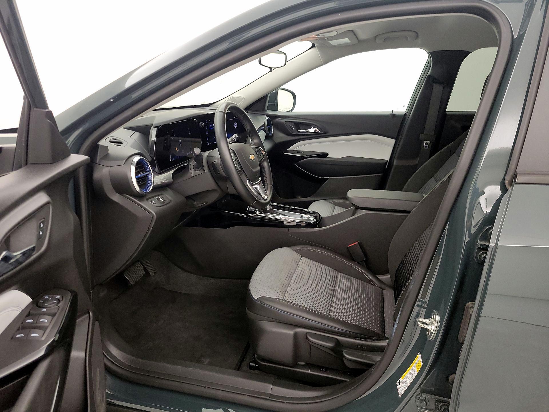 Thumbnail: 2025 Chevrolet Trax - 11