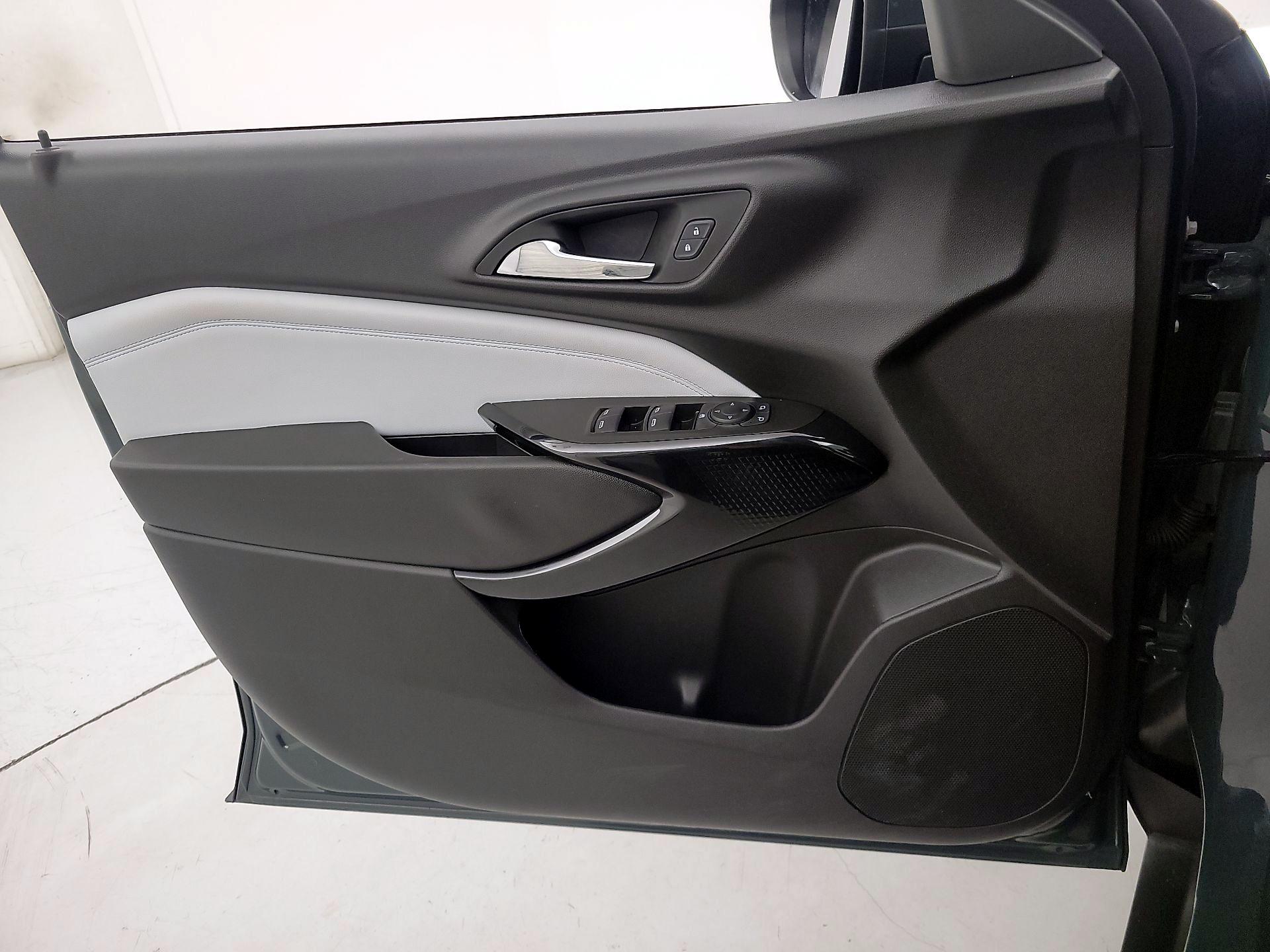 Thumbnail: 2025 Chevrolet Trax - 12