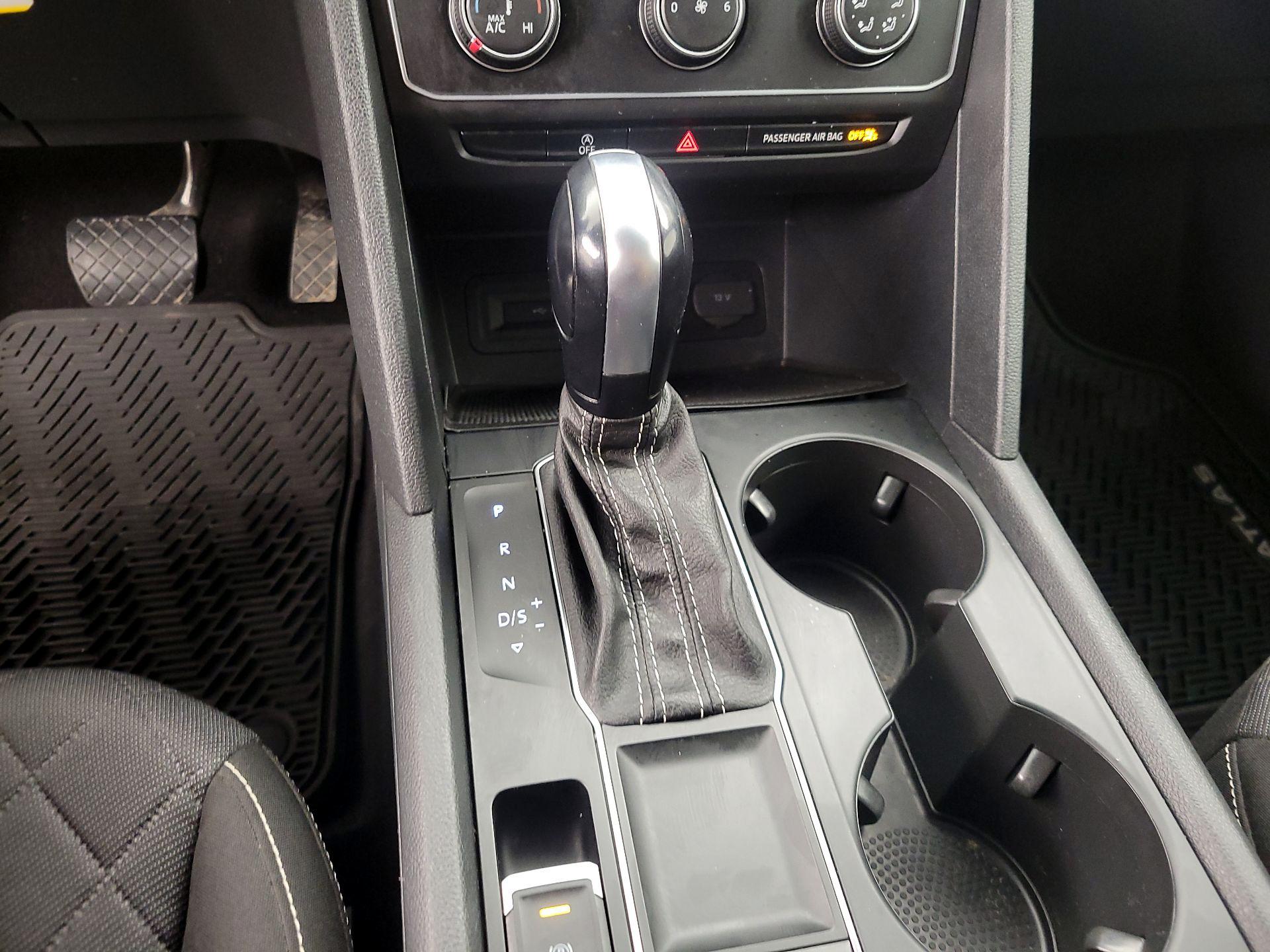 Thumbnail: 2021 Volkswagen Atlas - 17